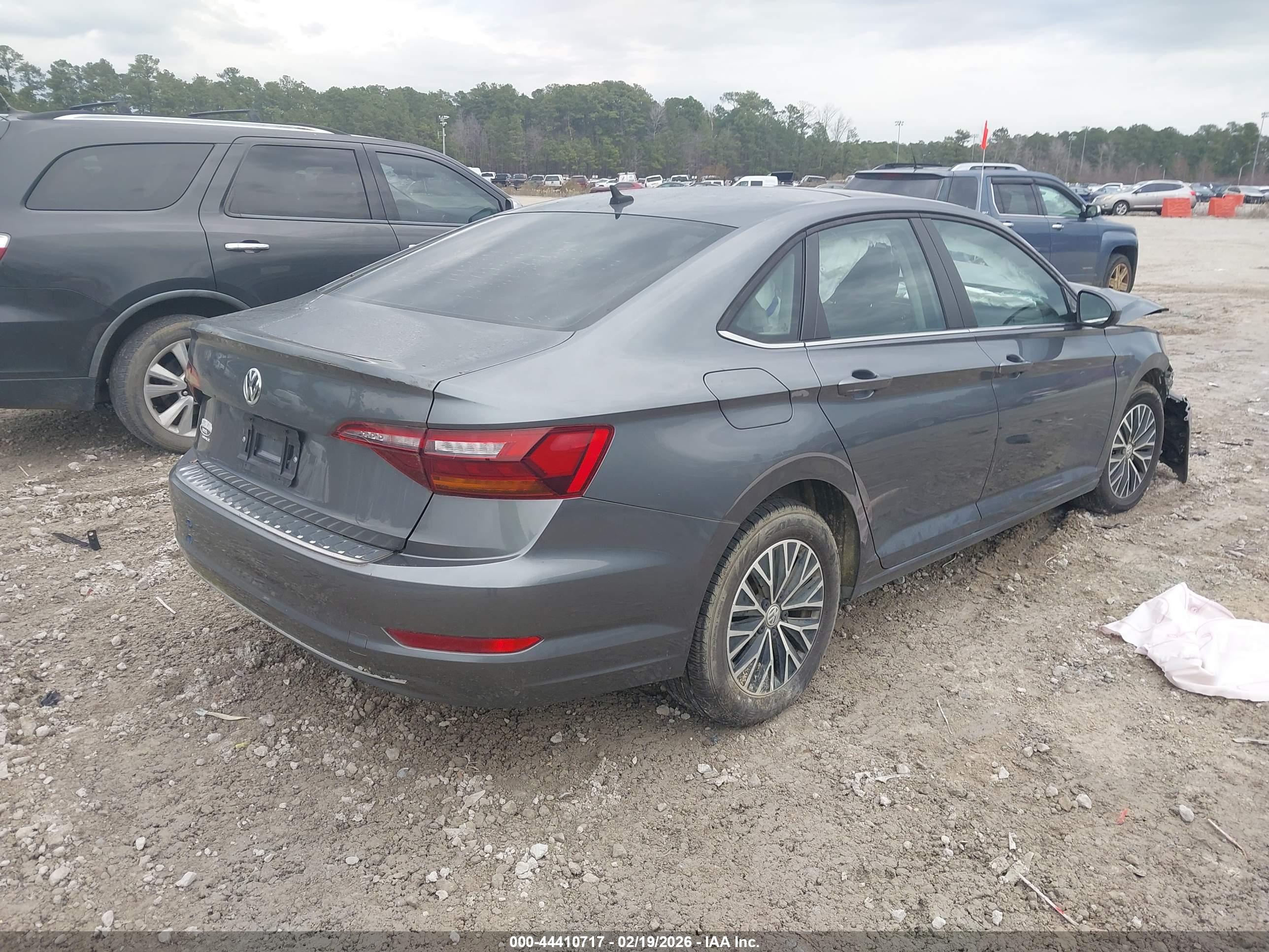 VOLKSWAGEN JETTA image 4