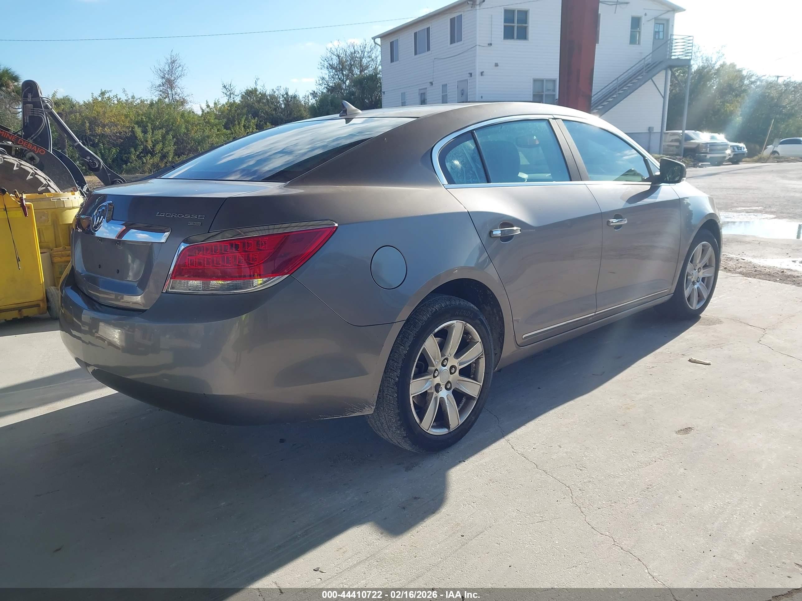 BUICK LACROSSE image 4