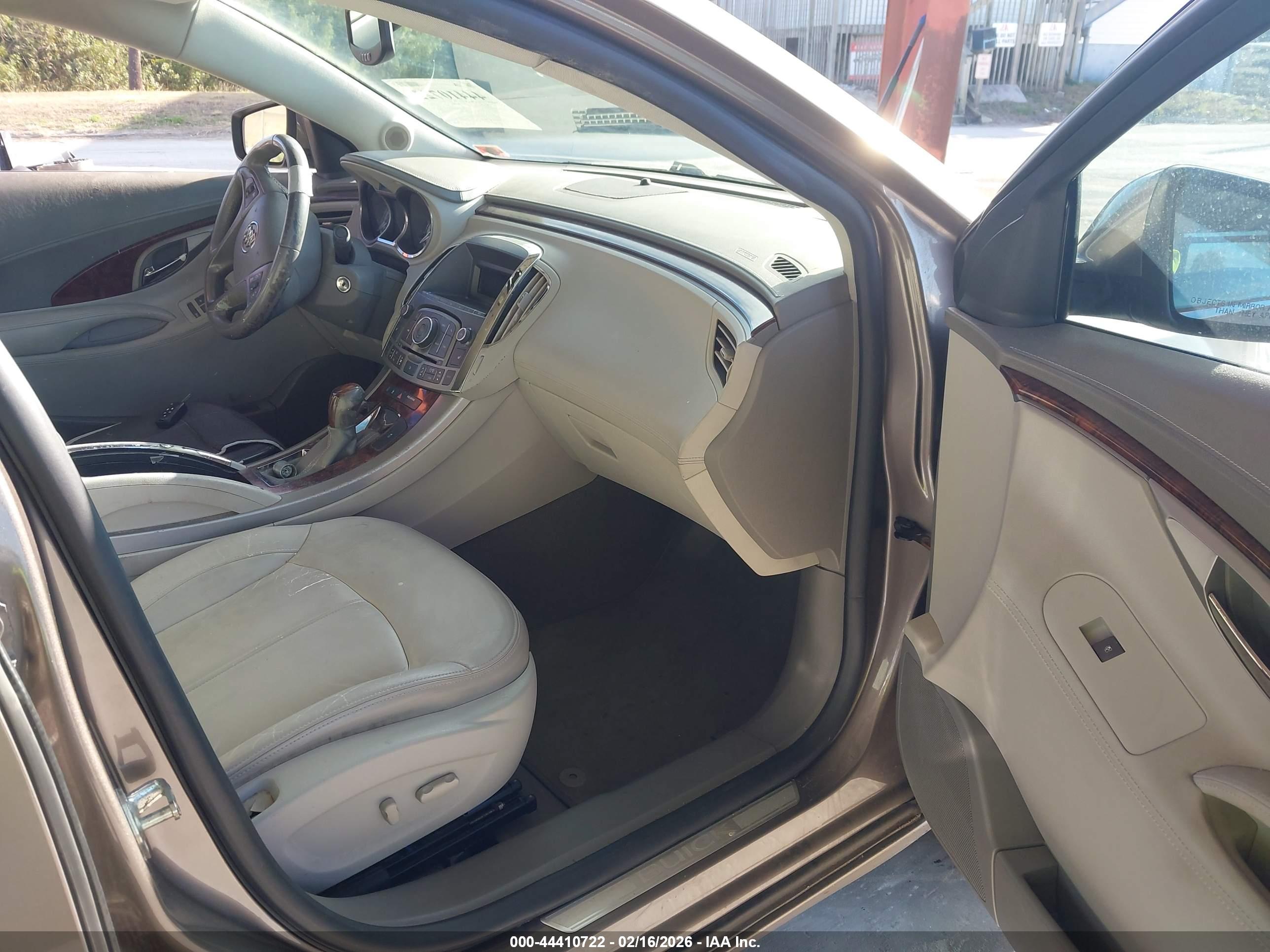 BUICK LACROSSE image 5