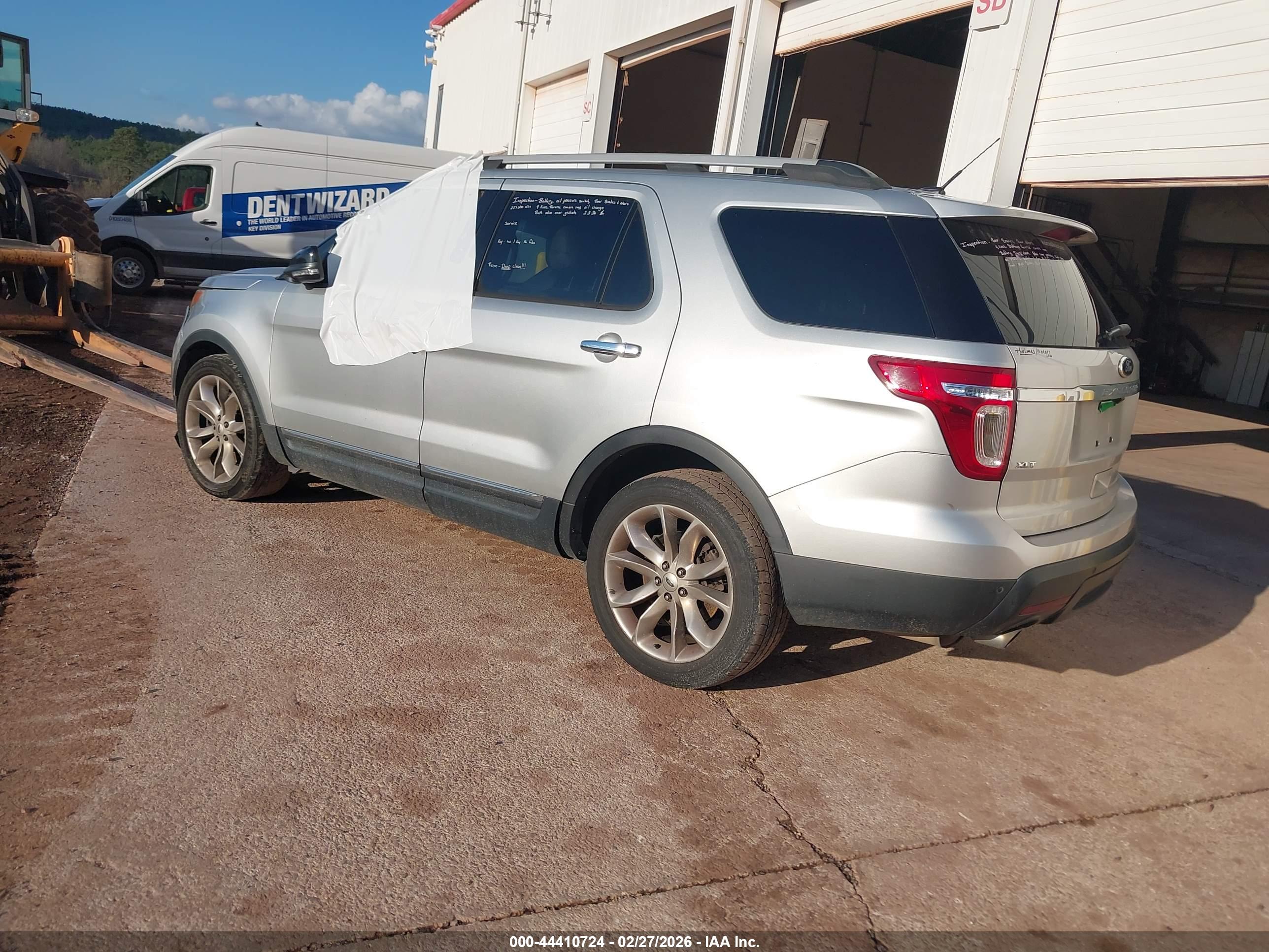 FORD EXPLORER image 3