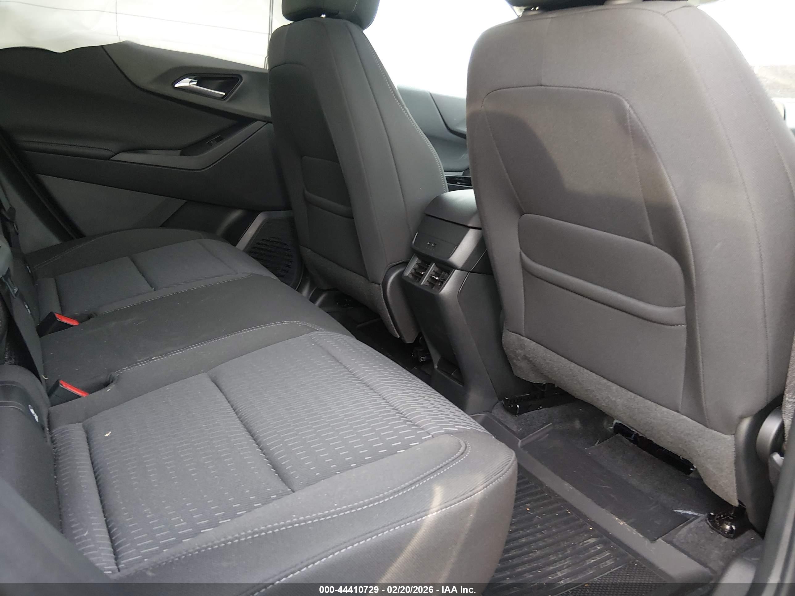CHEVROLET EQUINOX image 8