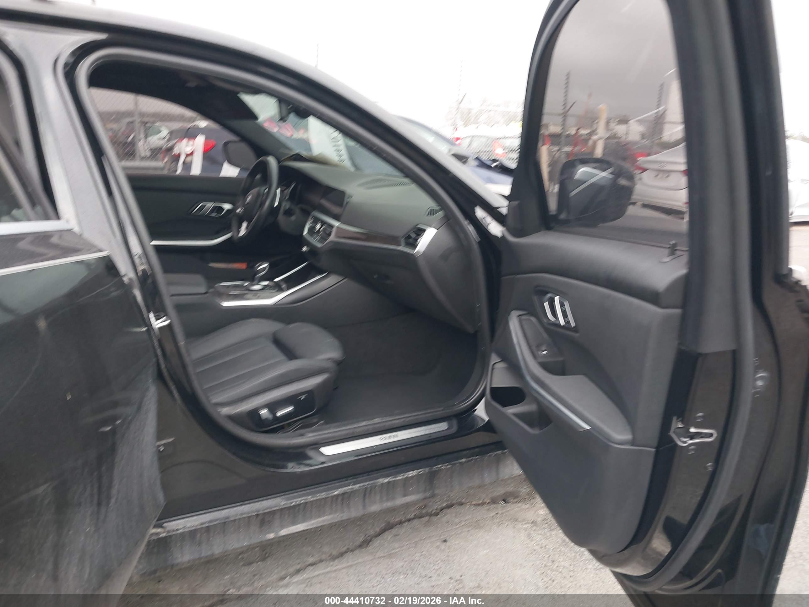 BMW 330I image 5