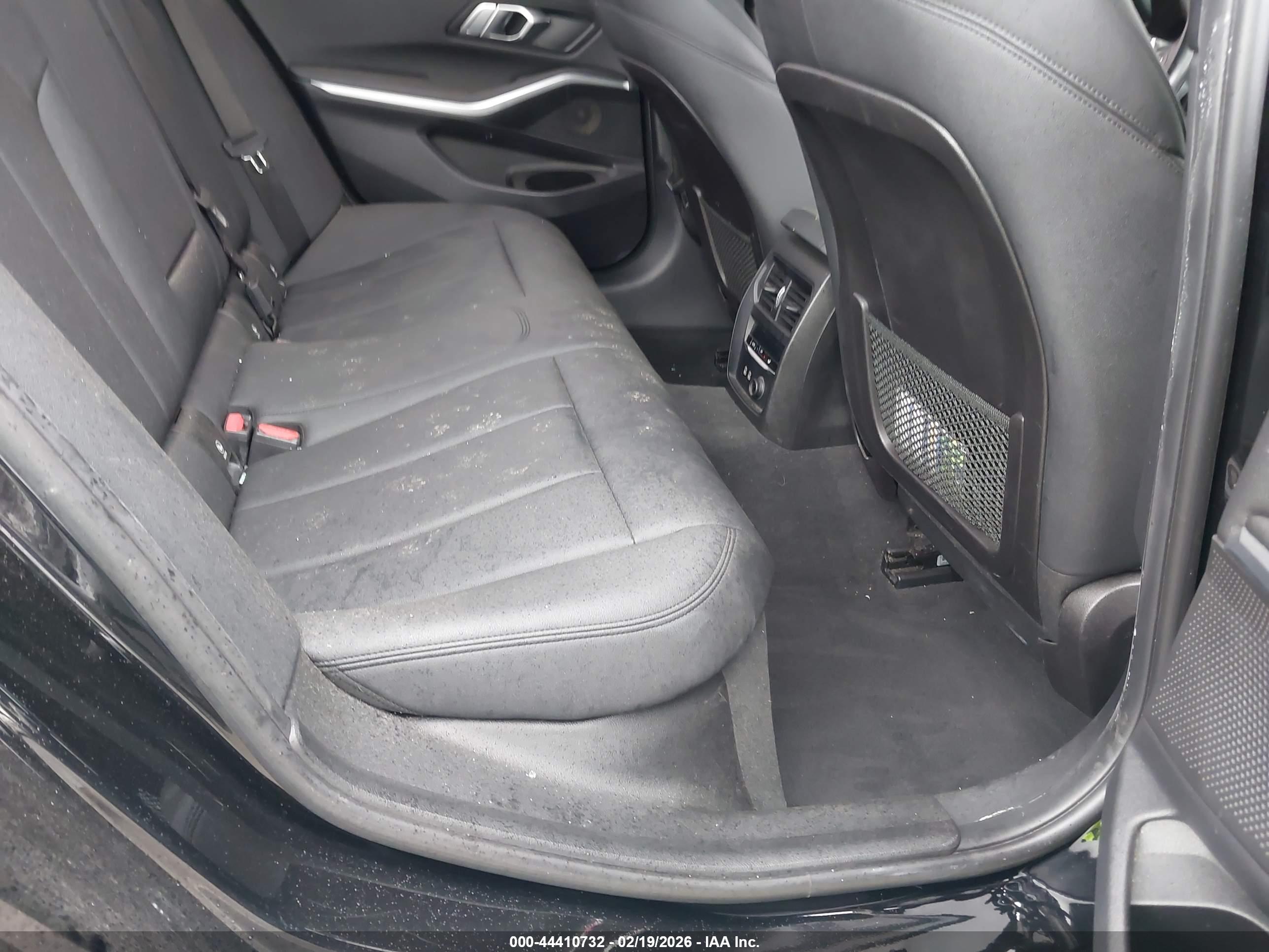 BMW 330I image 8
