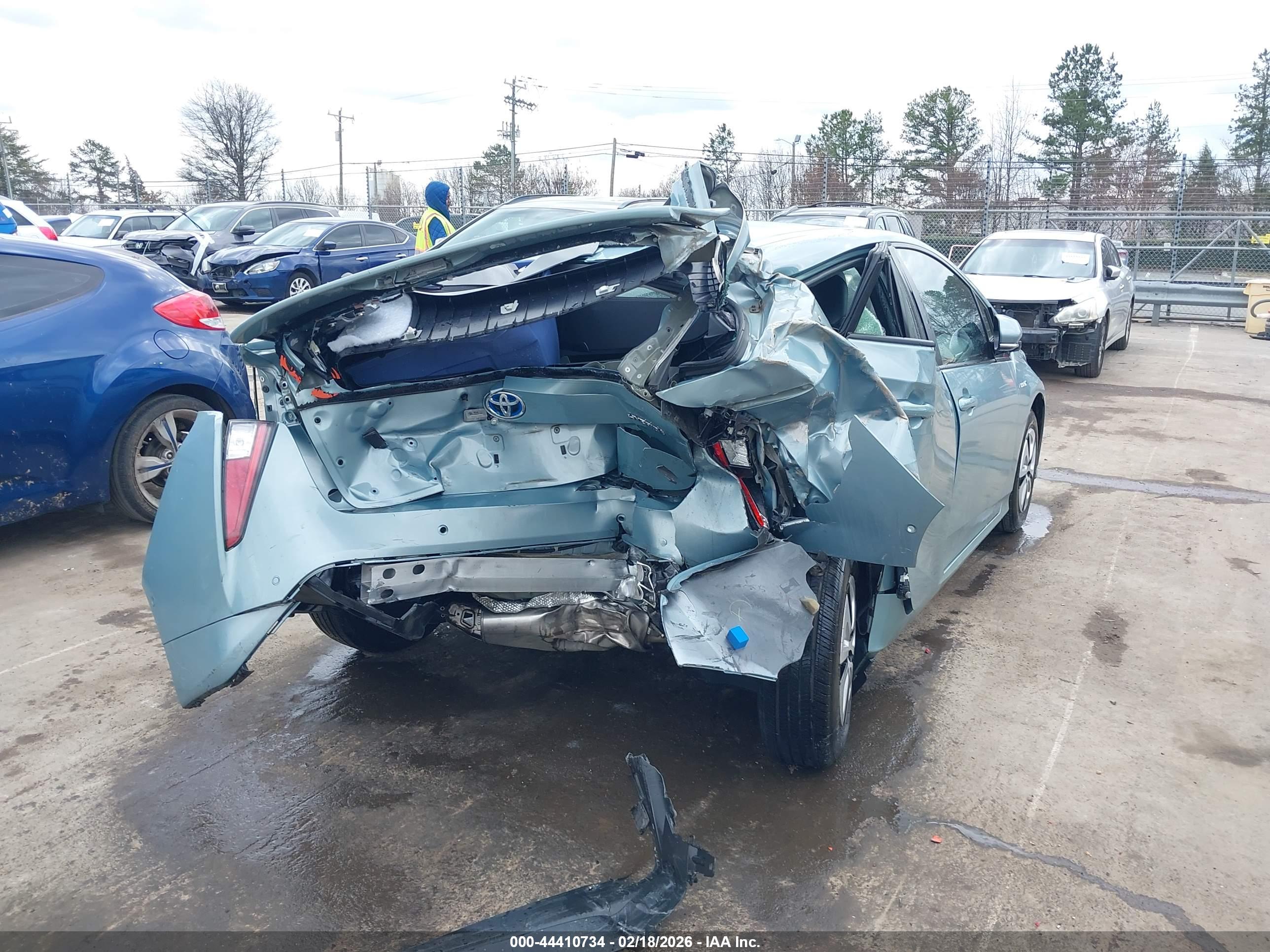 TOYOTA PRIUS image 6