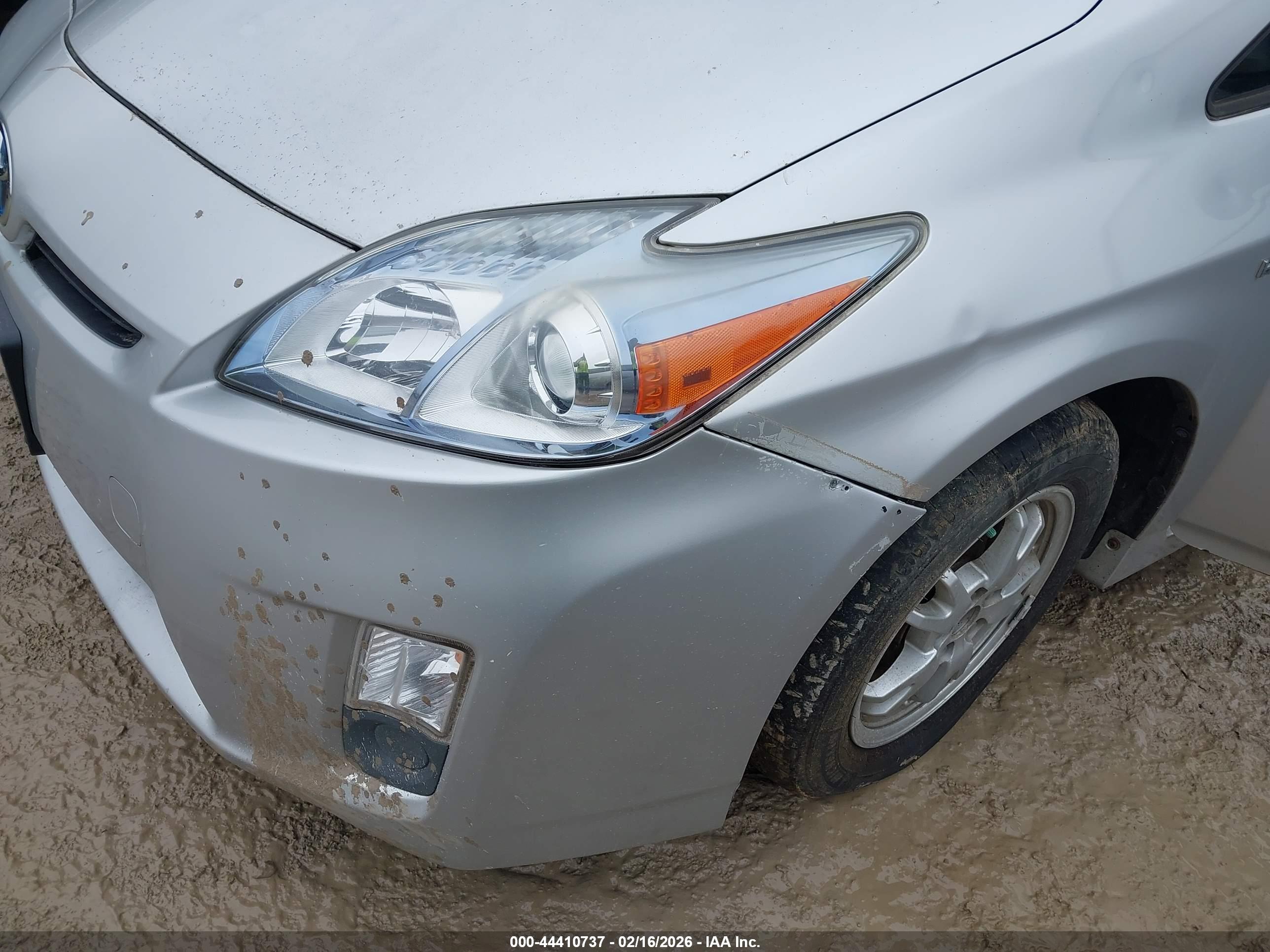 TOYOTA PRIUS image 6