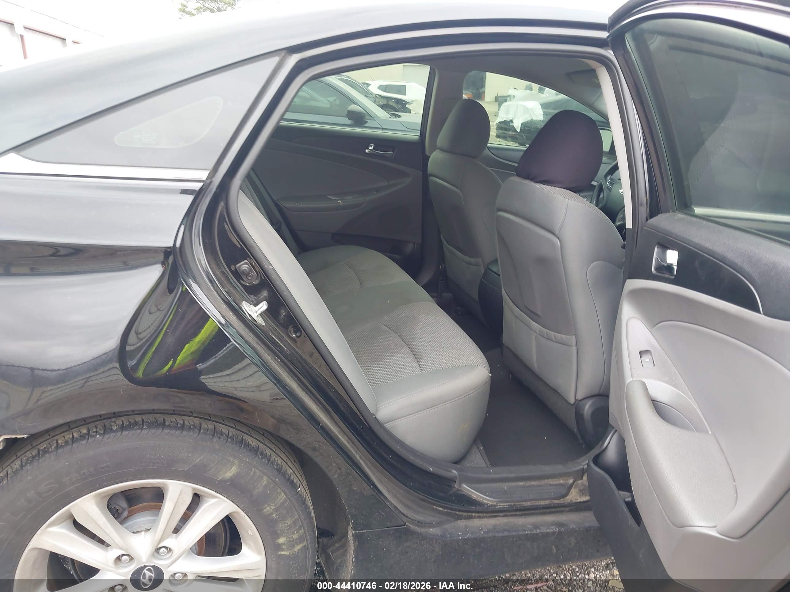 HYUNDAI SONATA image 8