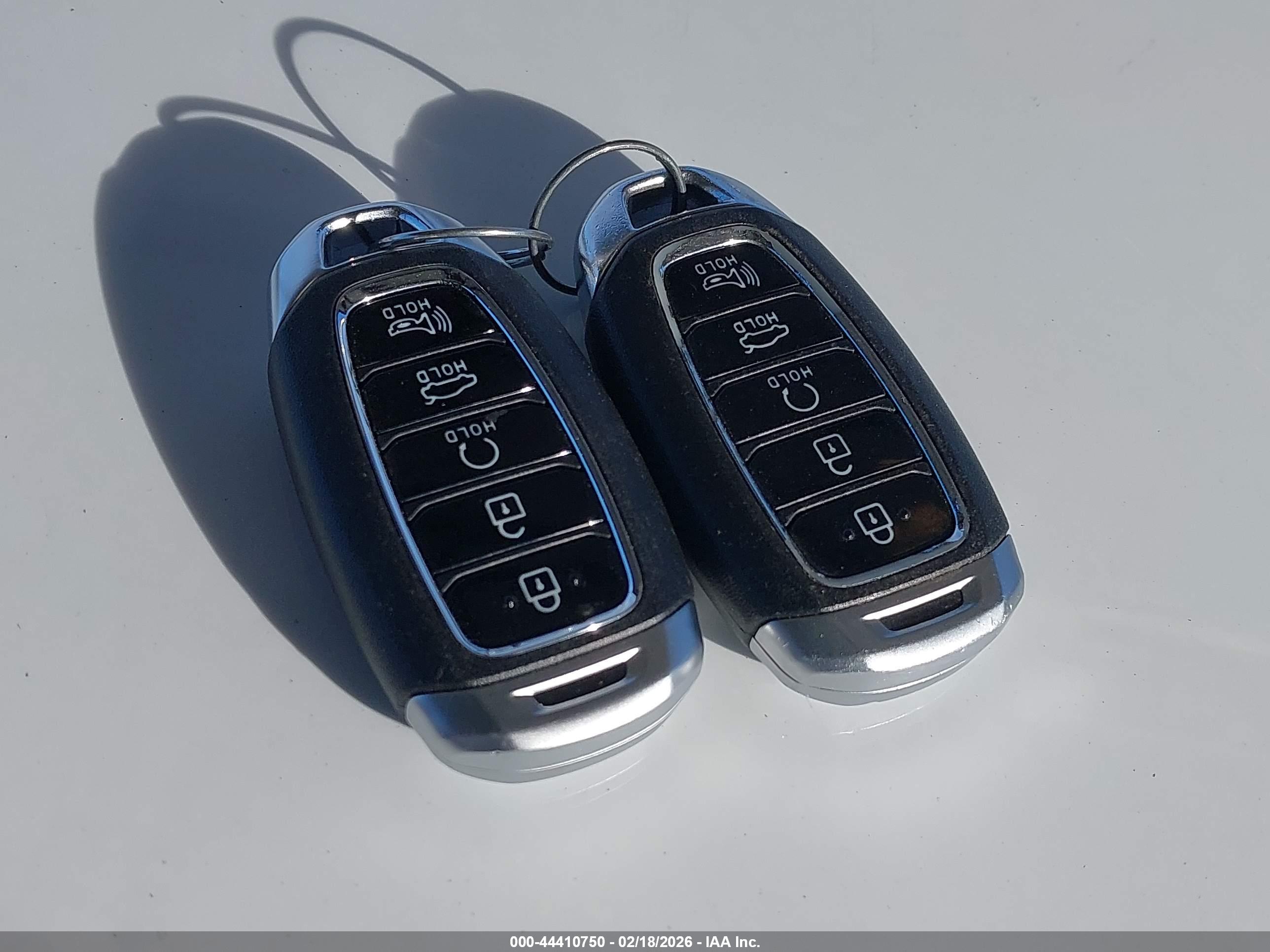 HYUNDAI ELANTRA image 11
