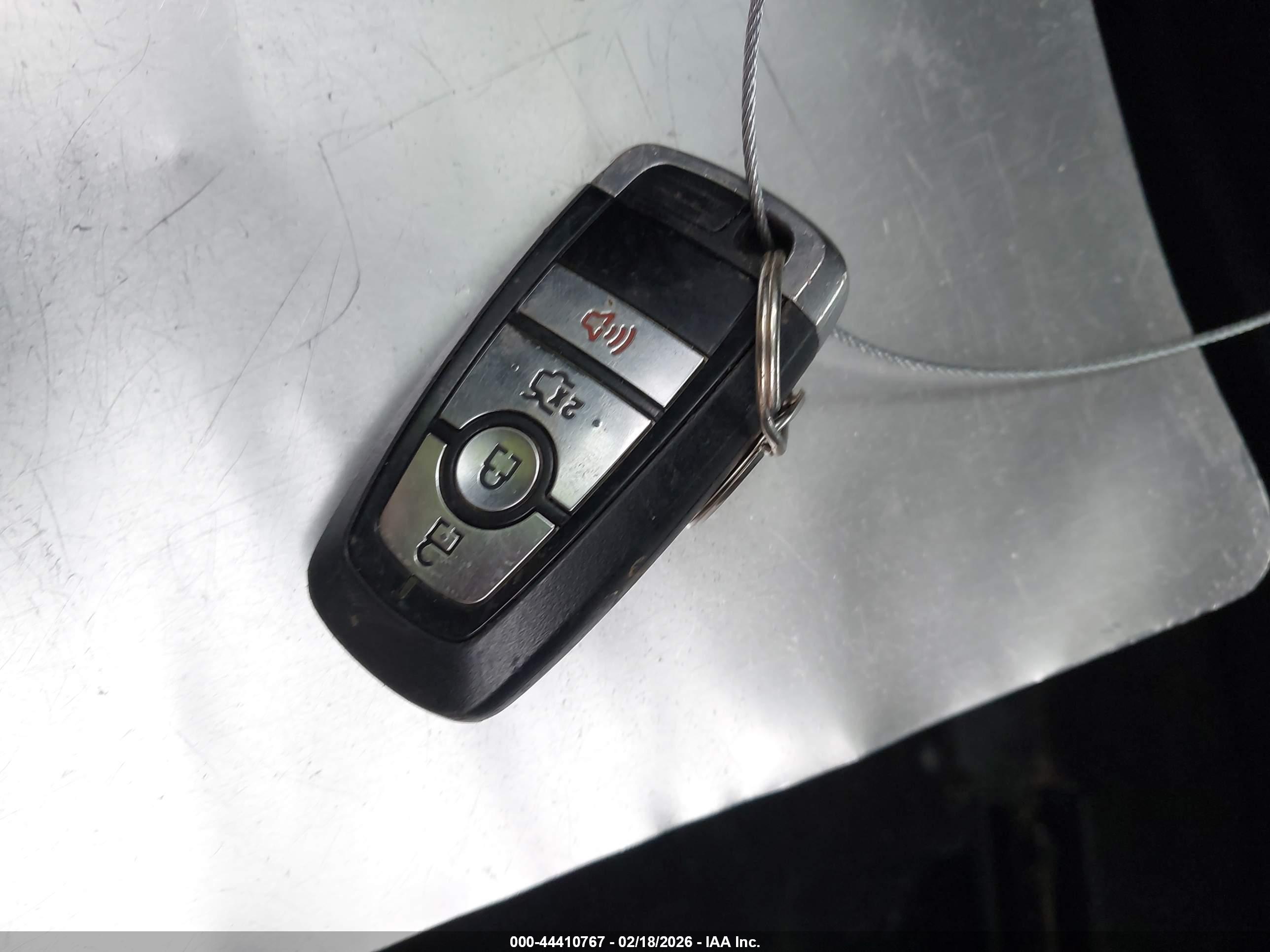 FORD FUSION image 11