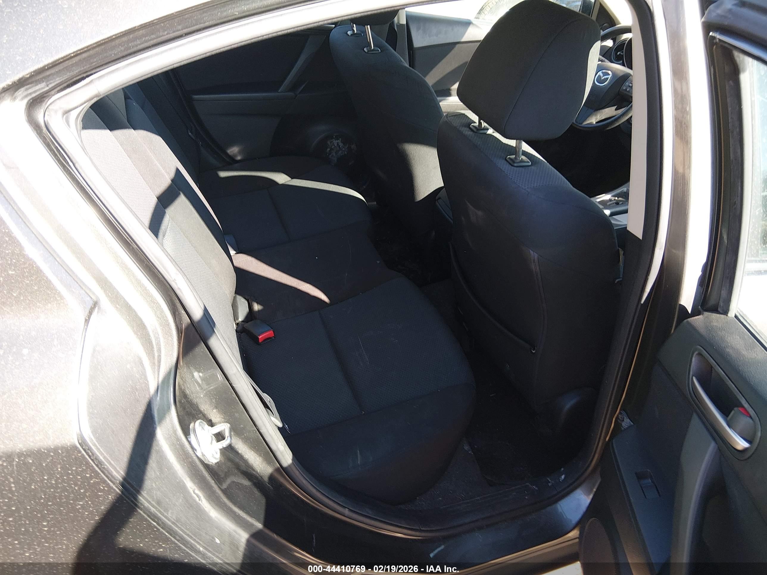 MAZDA MAZDA3 image 8