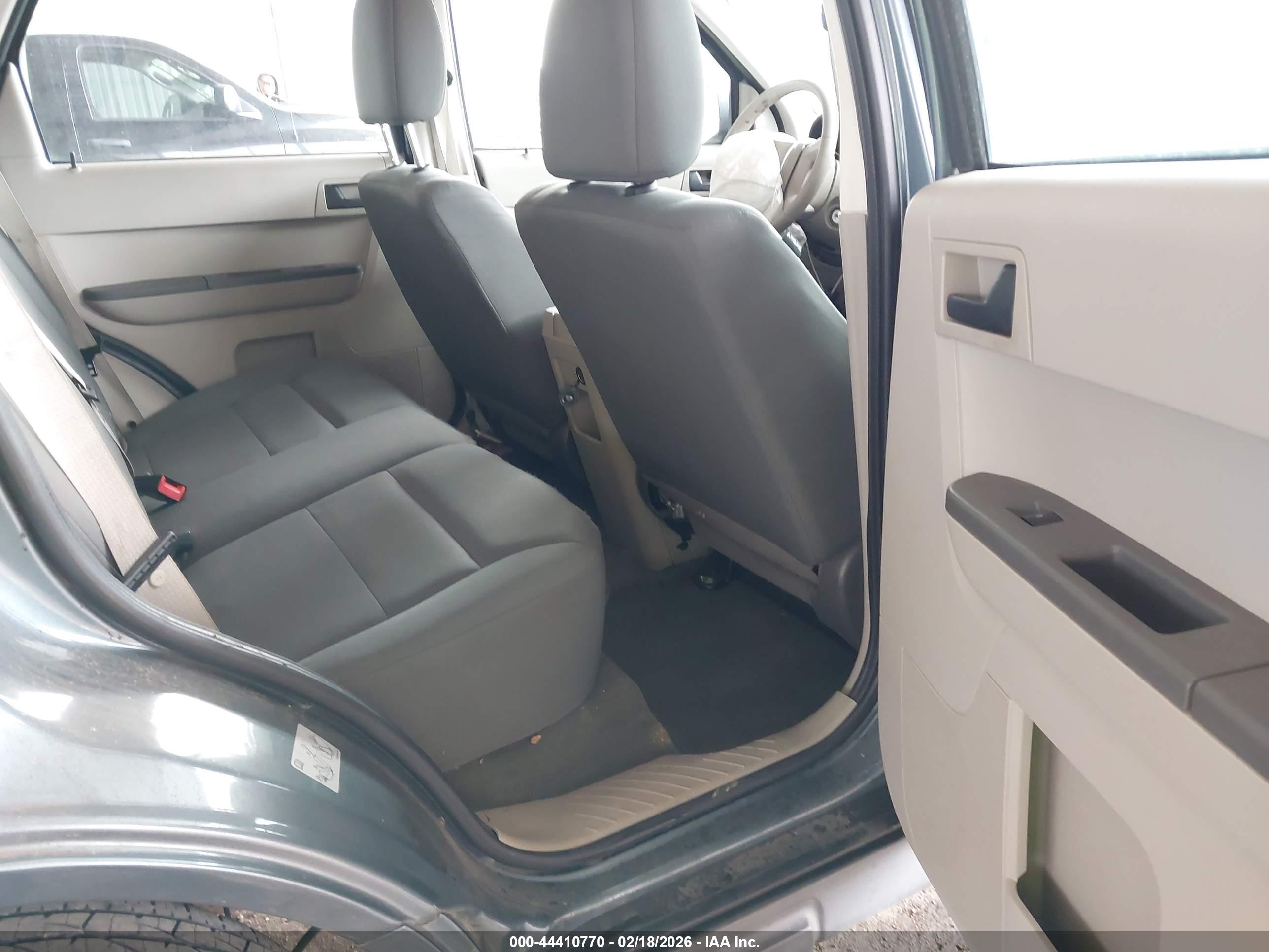 FORD ESCAPE image 8