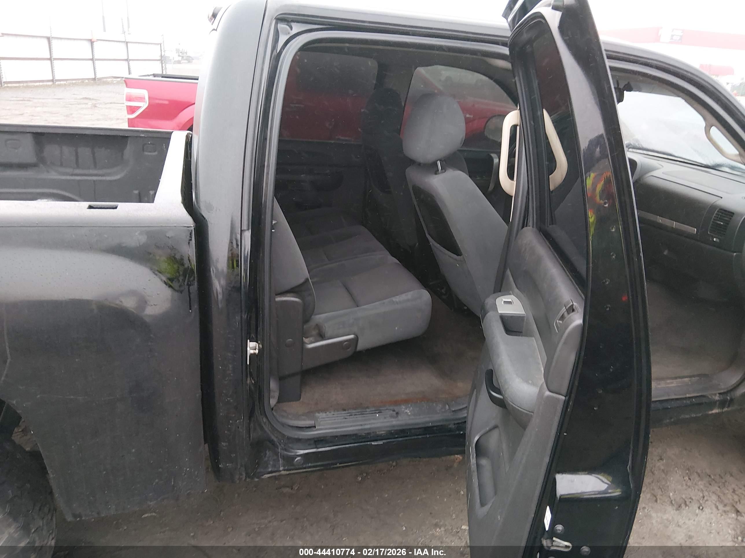 CHEVROLET SILVERADO image 8