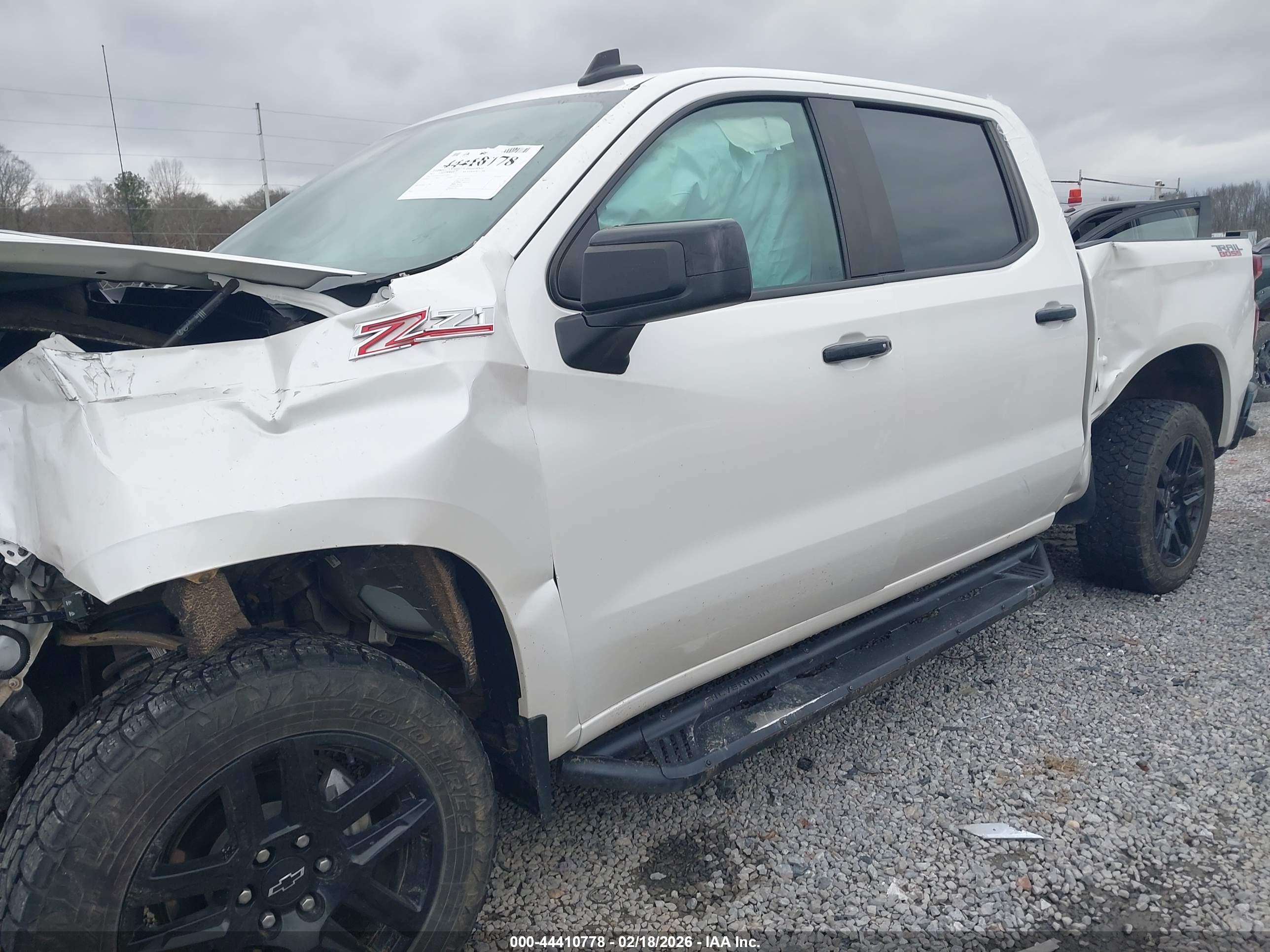CHEVROLET SILVERADO image 2