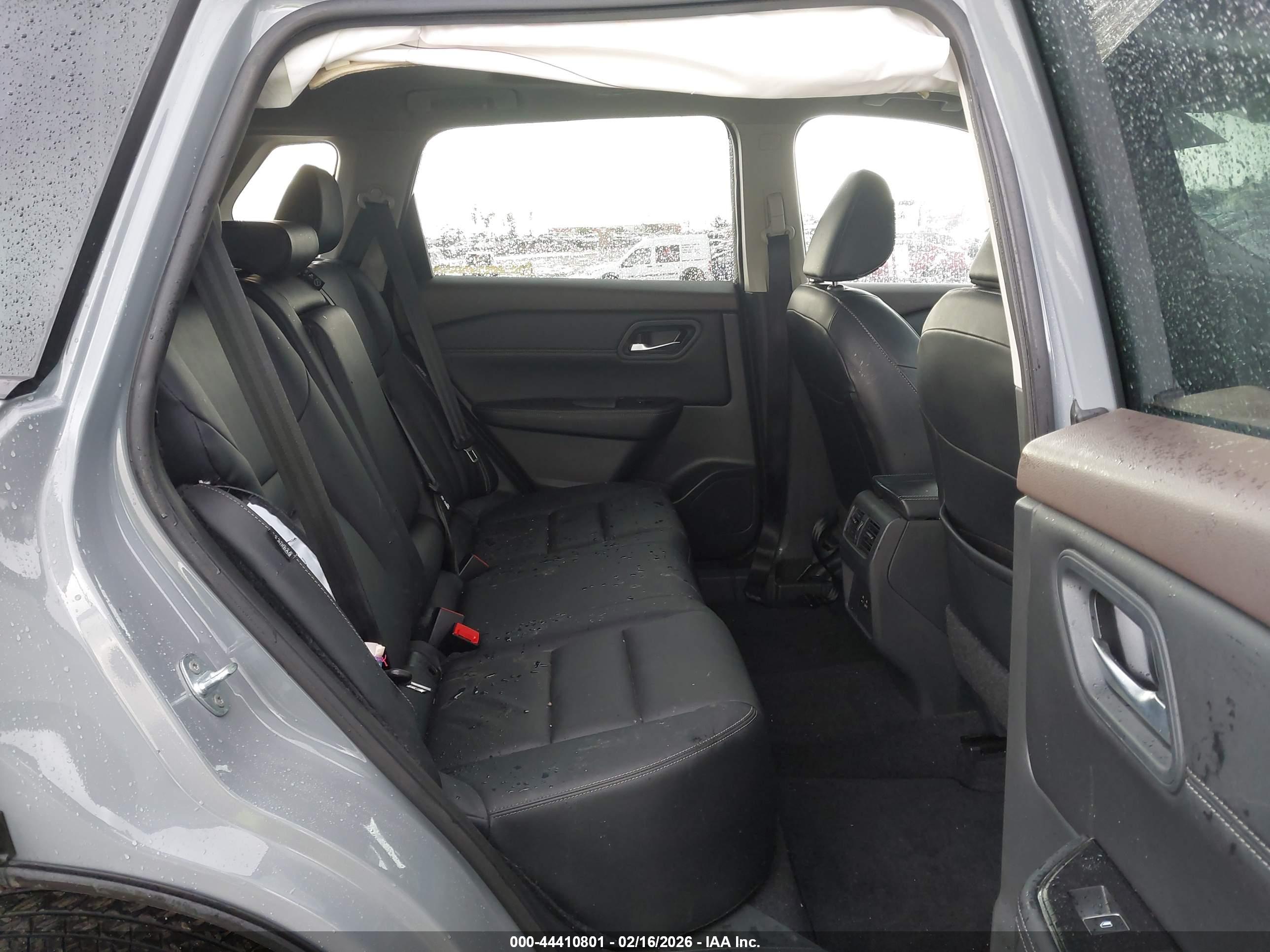 NISSAN ROGUE image 8