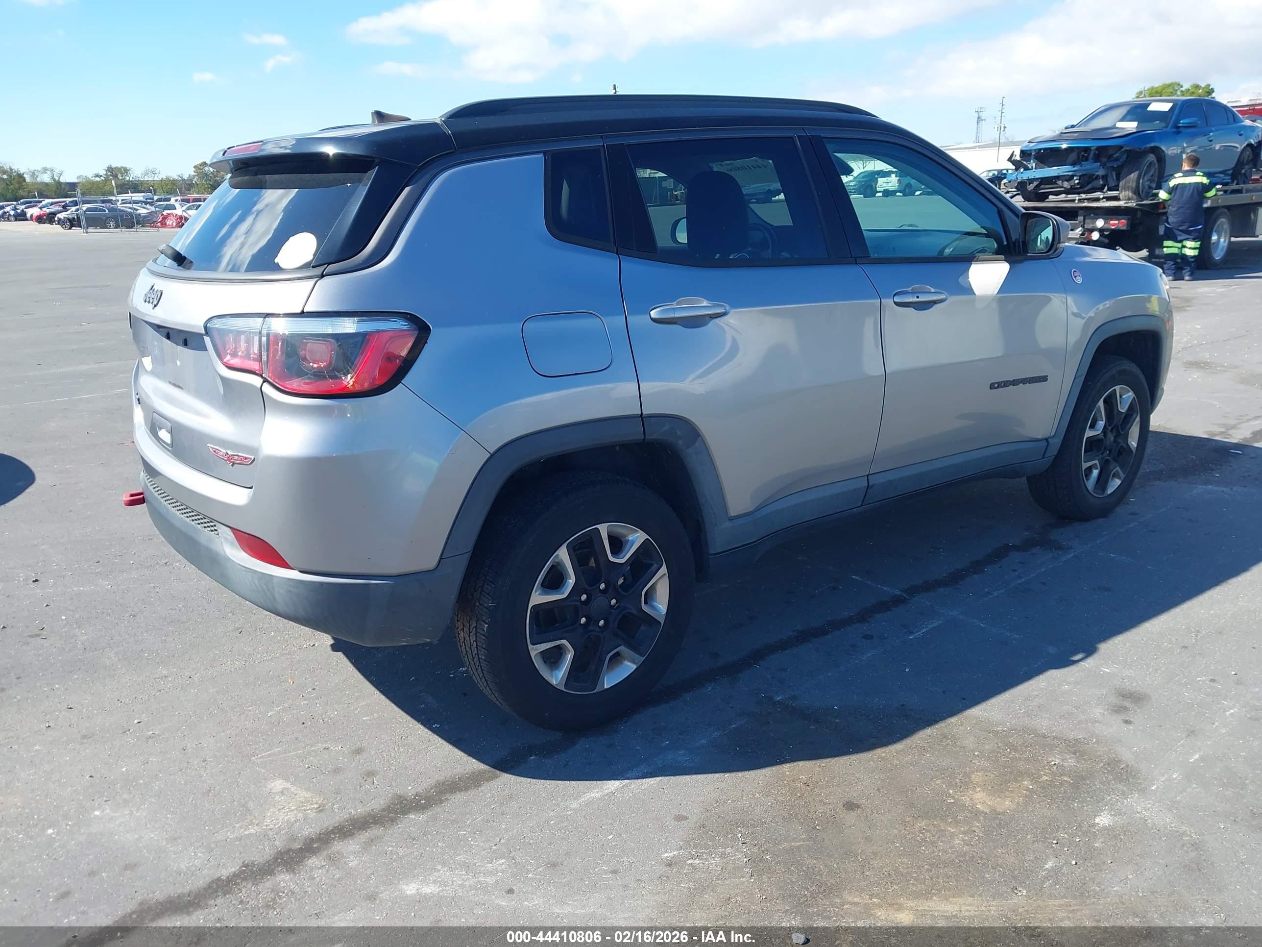 JEEP COMPASS image 4