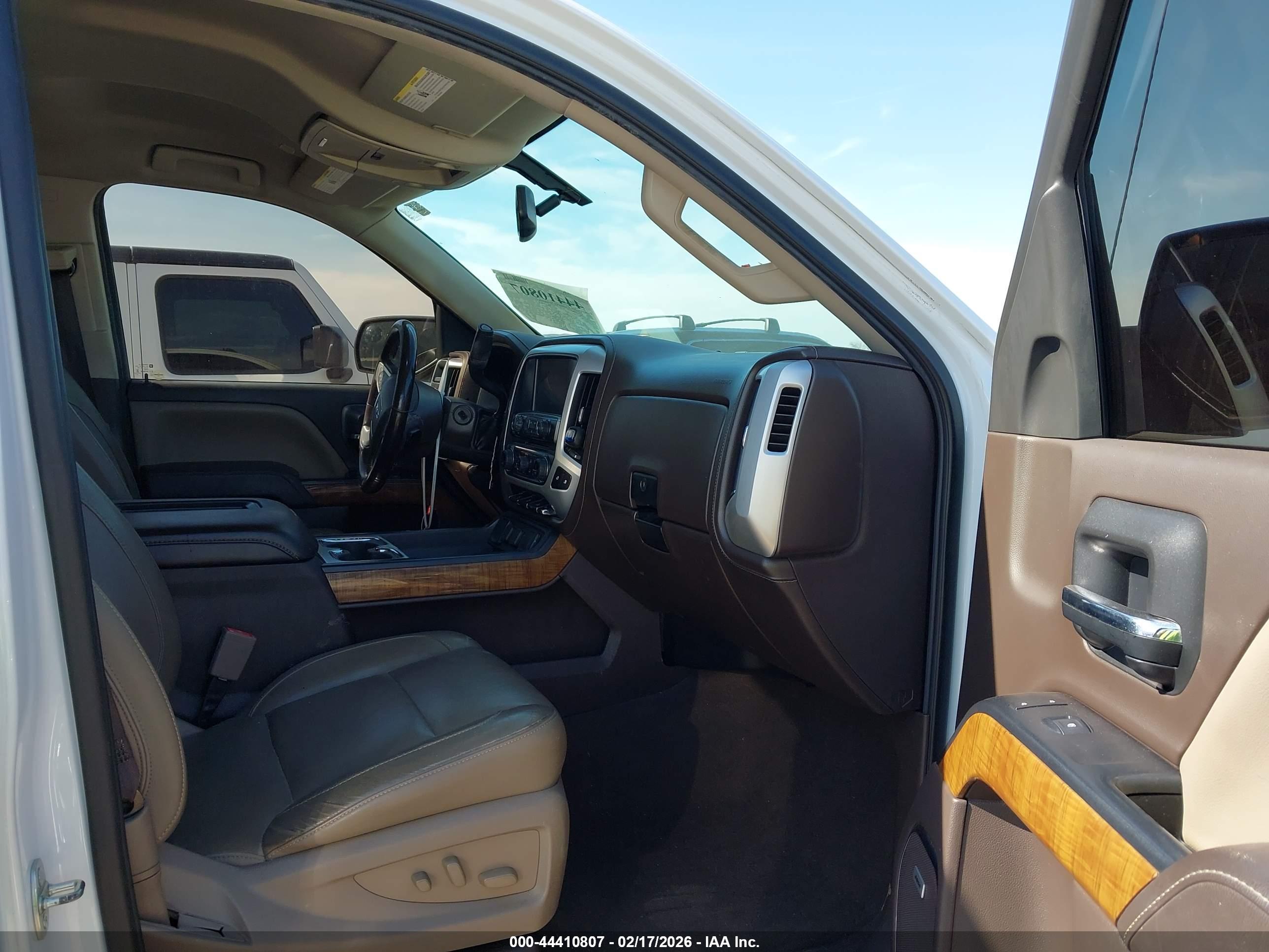 GMC SIERRA image 5