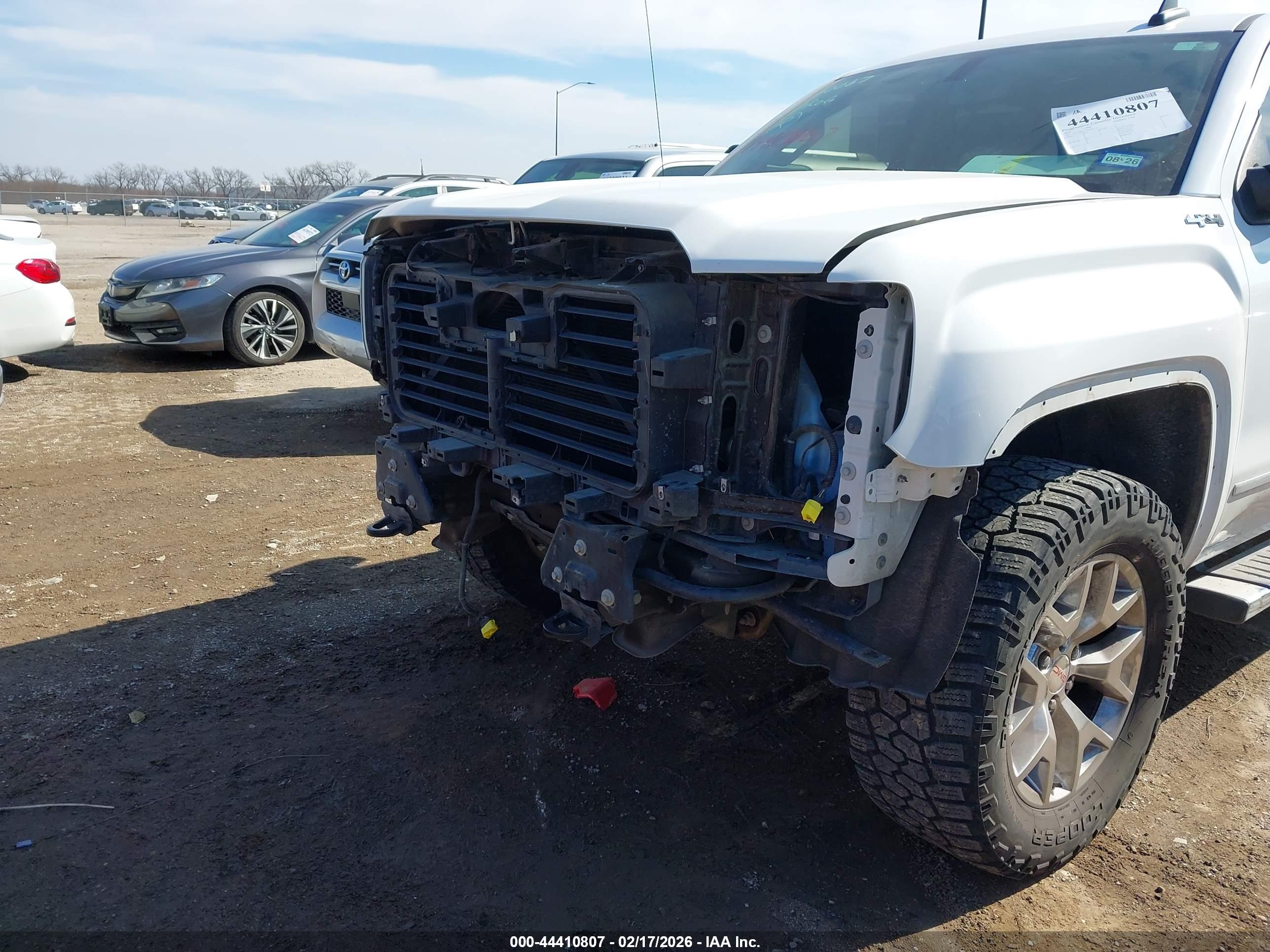 GMC SIERRA image 6