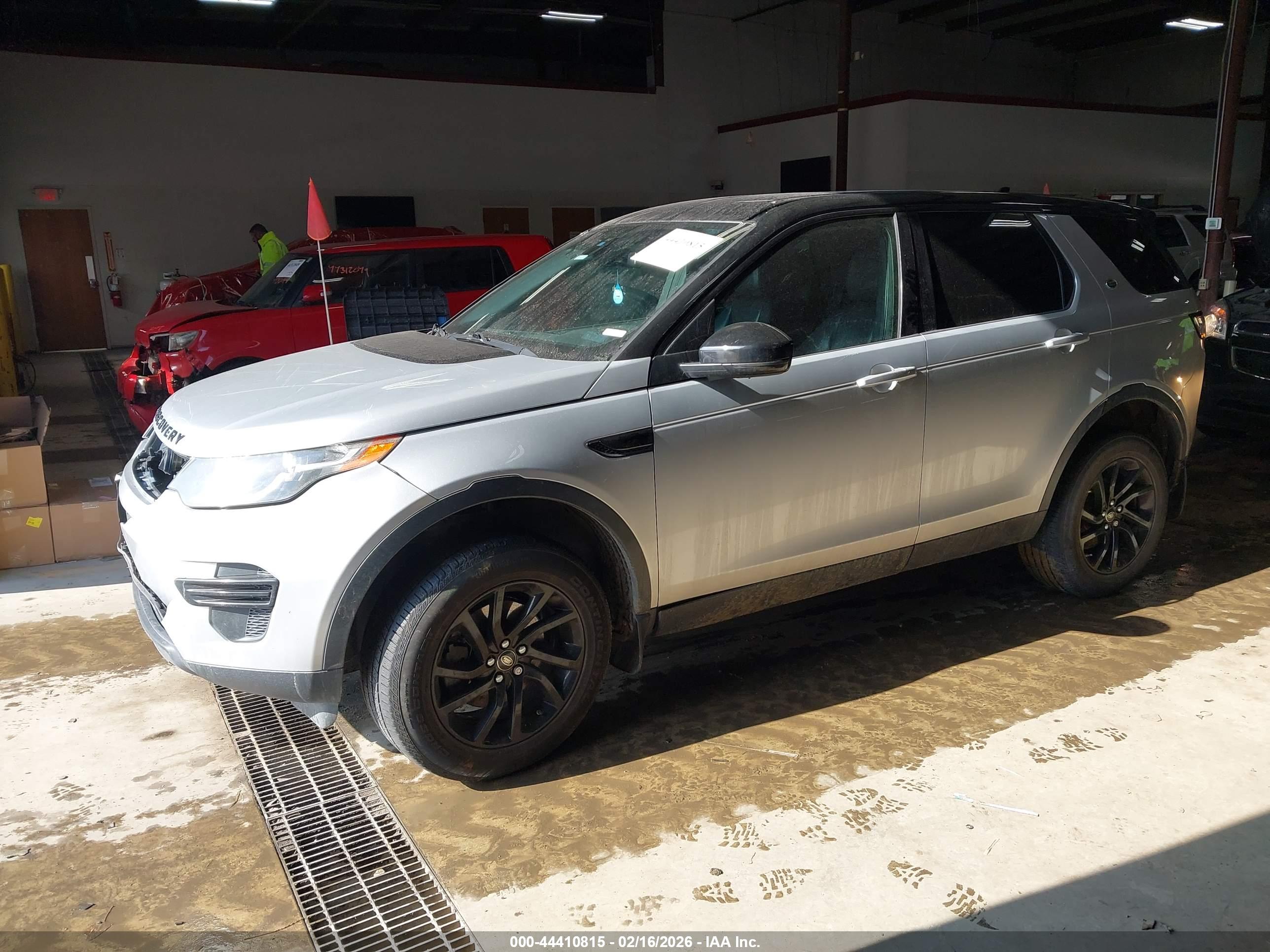 LAND ROVER image 2