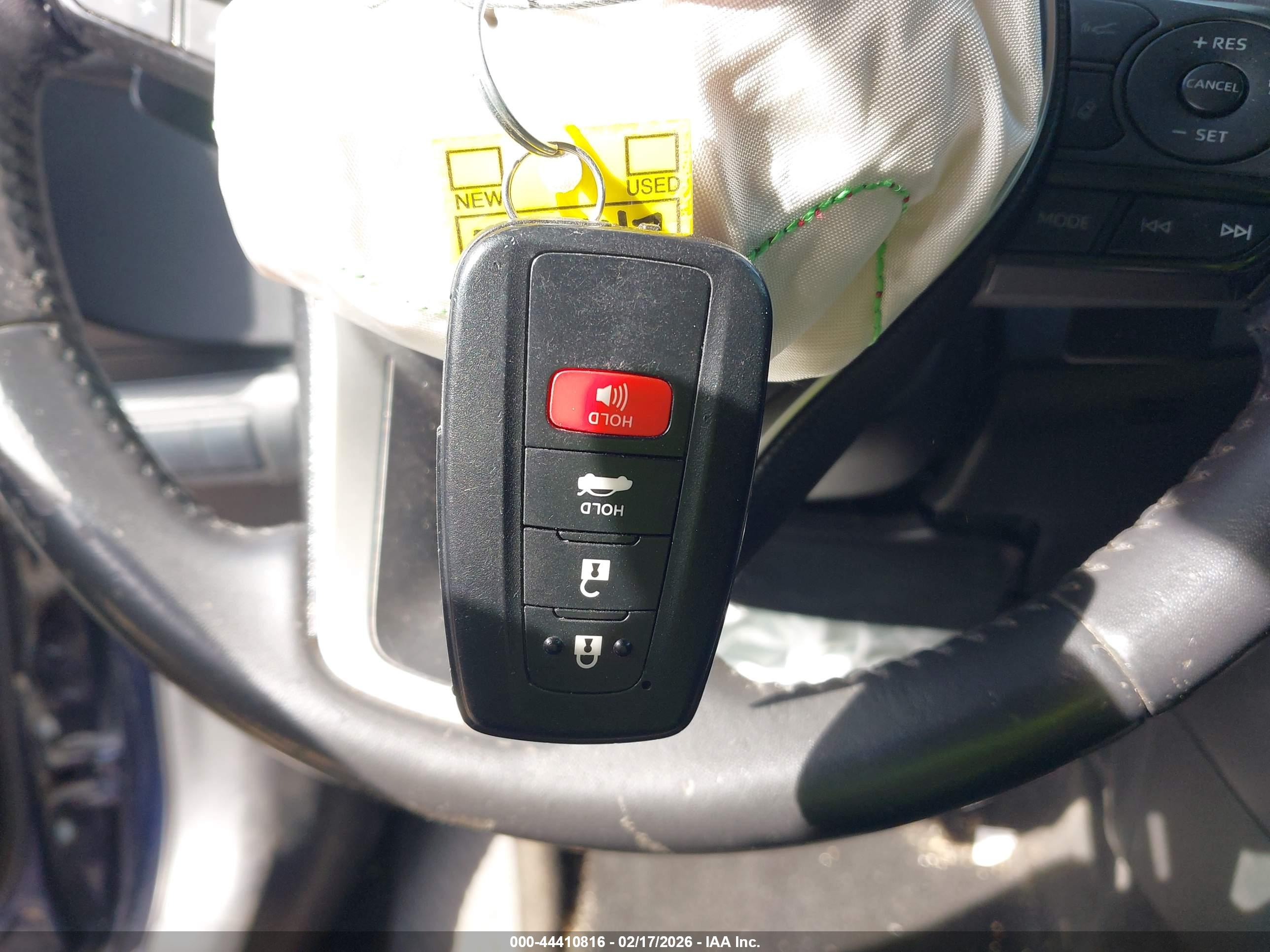 TOYOTA COROLLA image 11