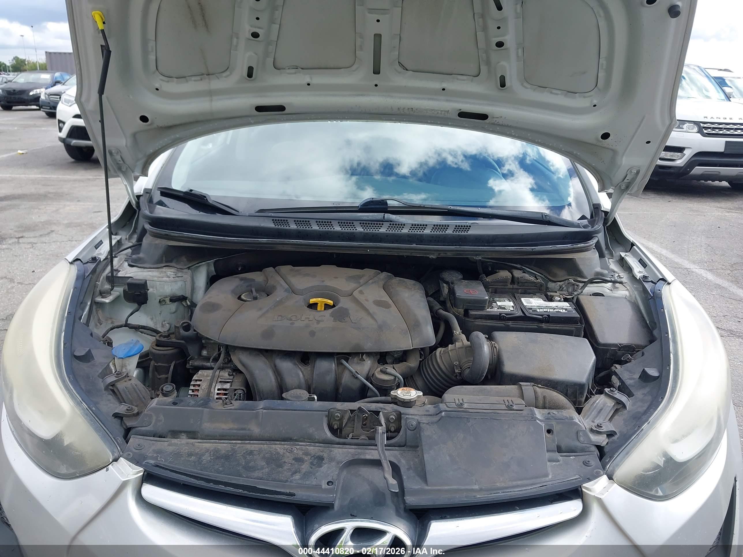 HYUNDAI ELANTRA image 10