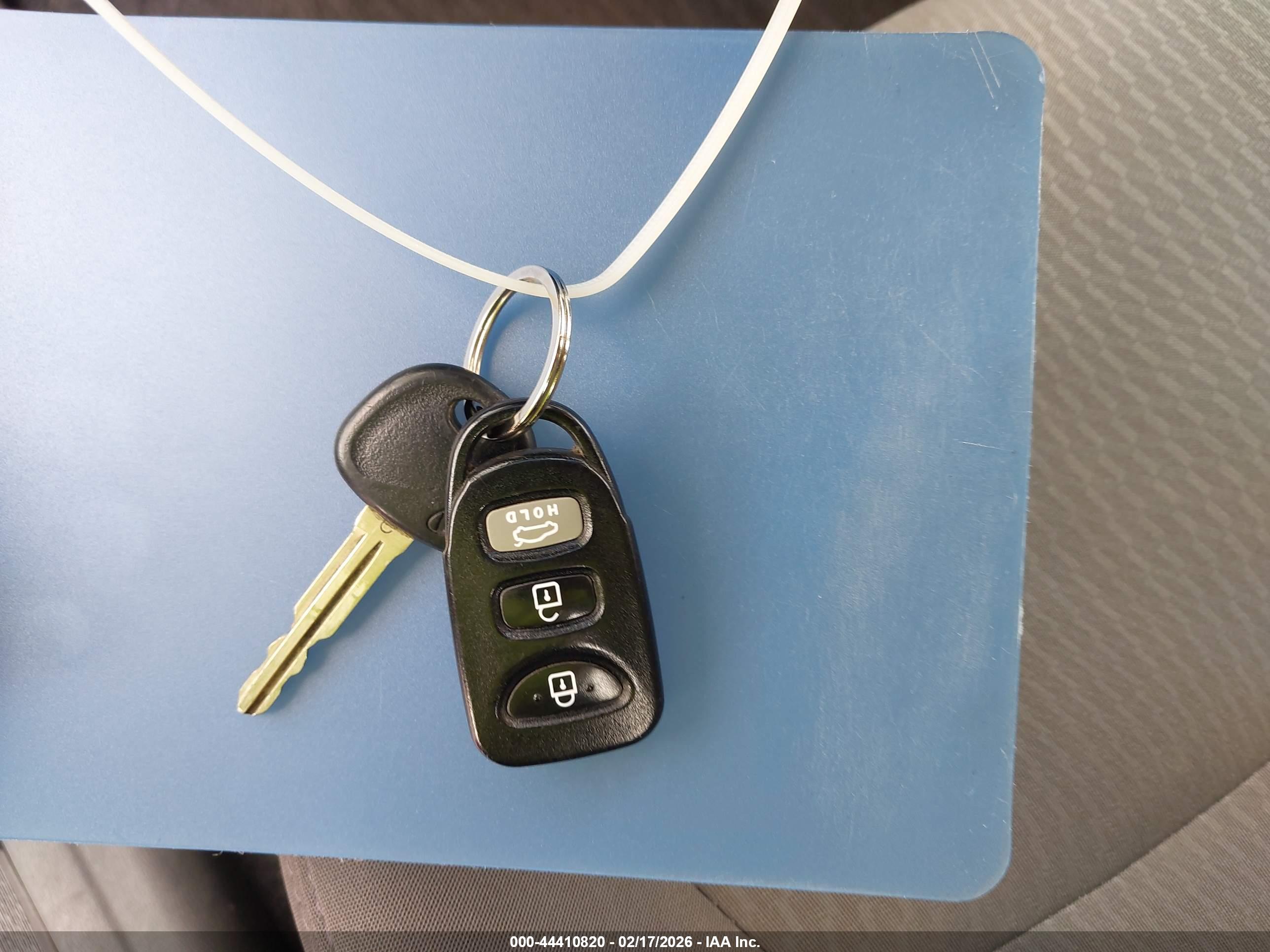 HYUNDAI ELANTRA image 11