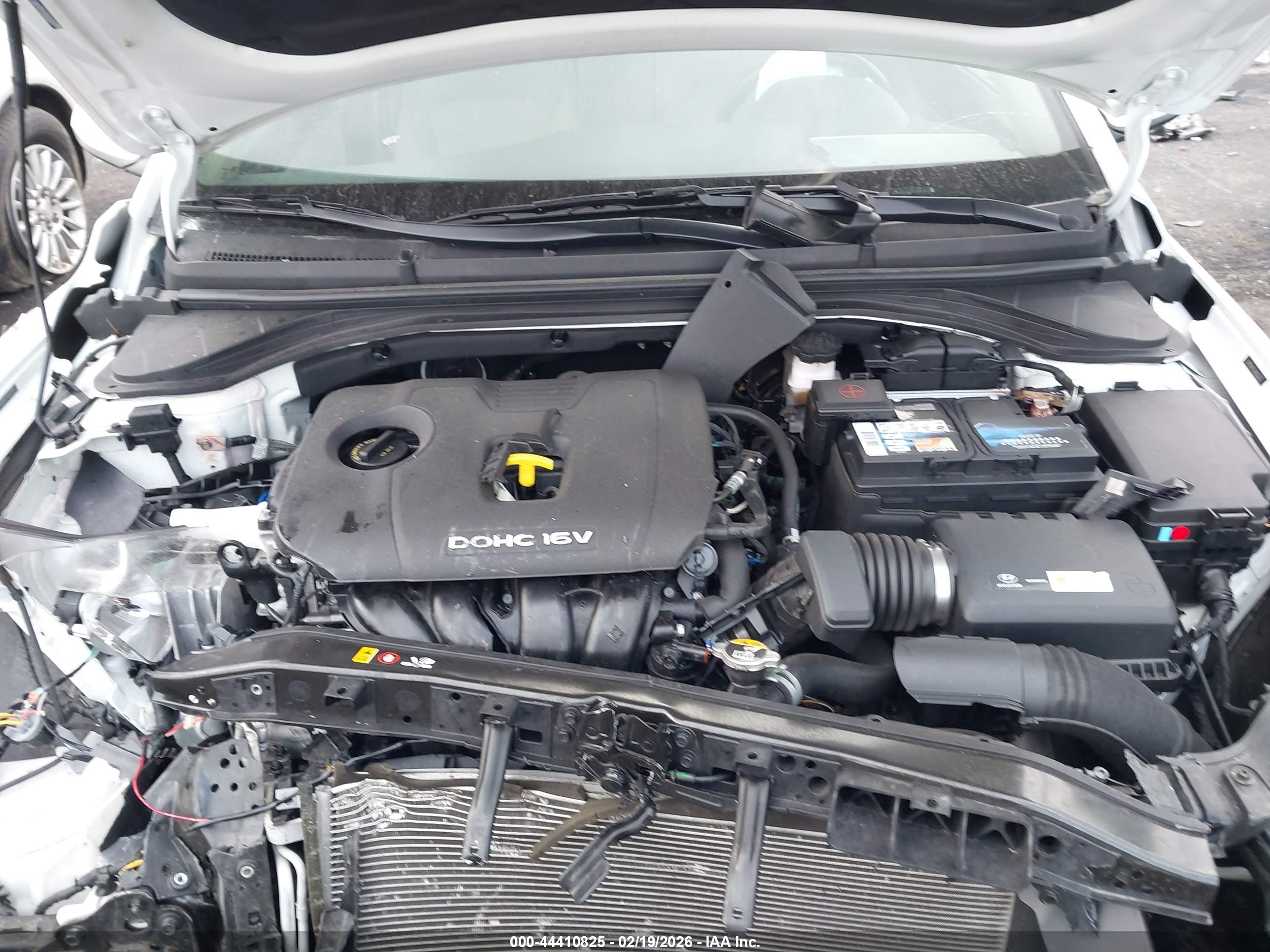 HYUNDAI ELANTRA image 10