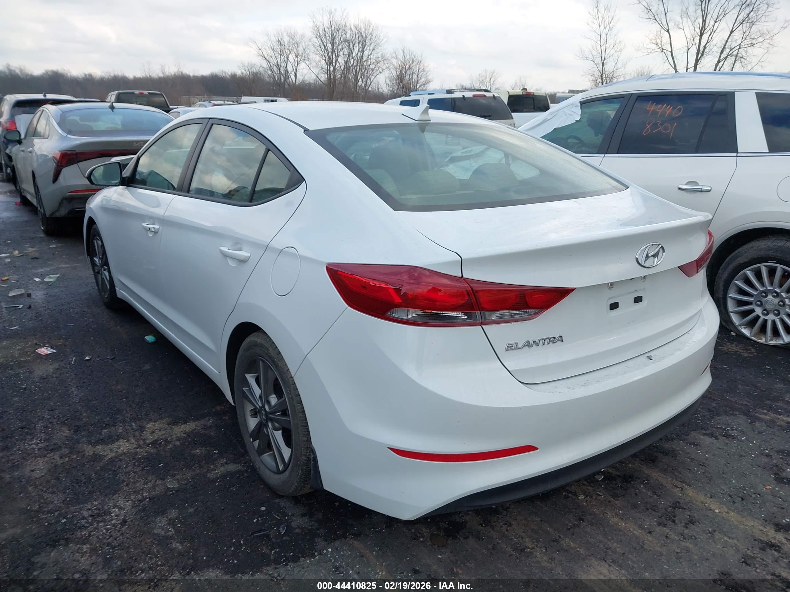 HYUNDAI ELANTRA image 3