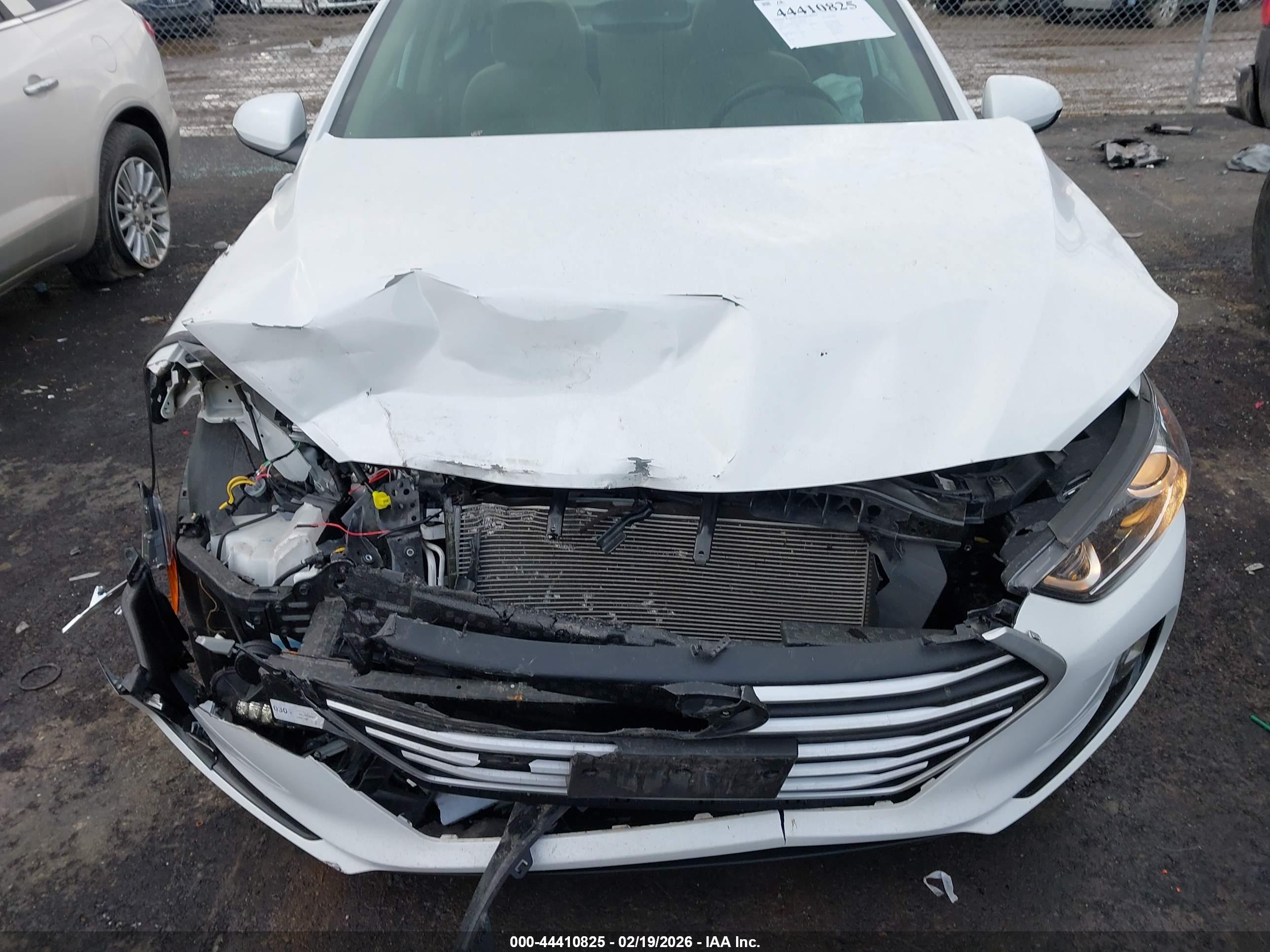 HYUNDAI ELANTRA image 6