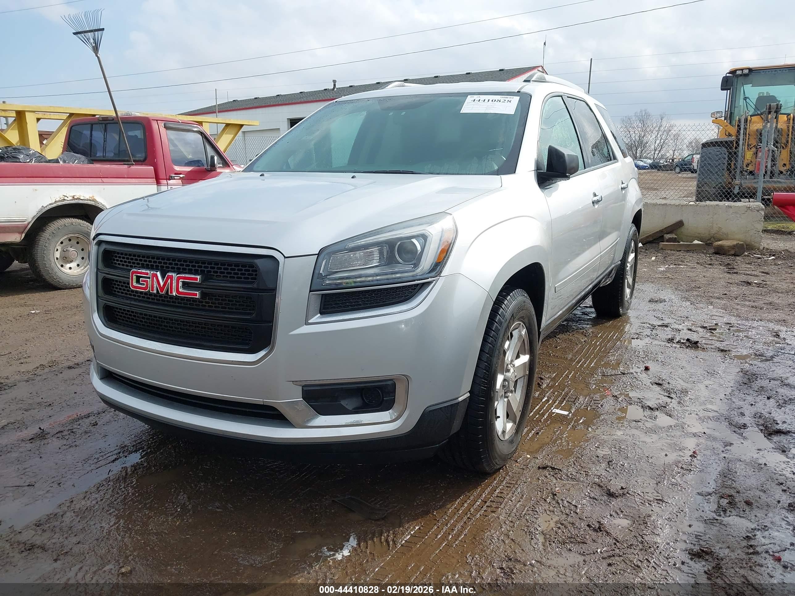GMC ACADIA image 2