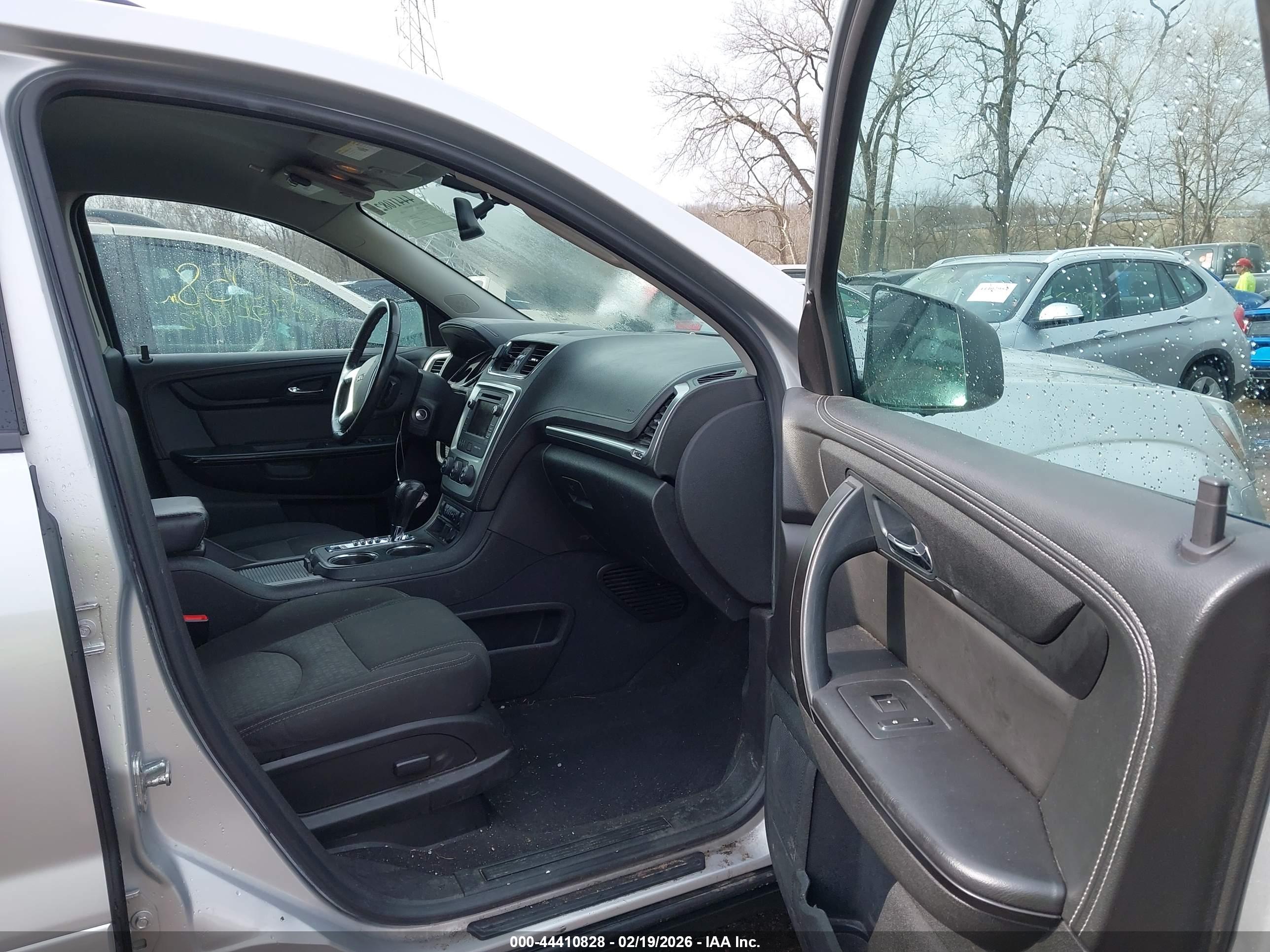 GMC ACADIA image 5