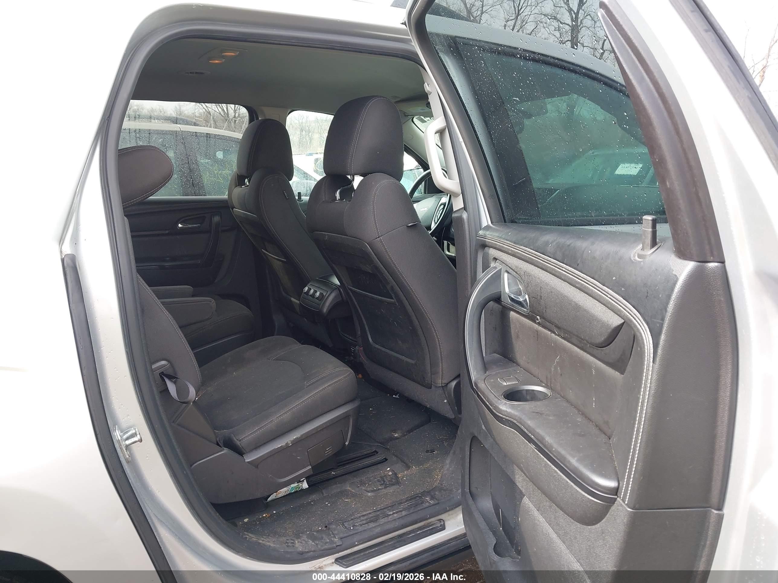 GMC ACADIA image 8