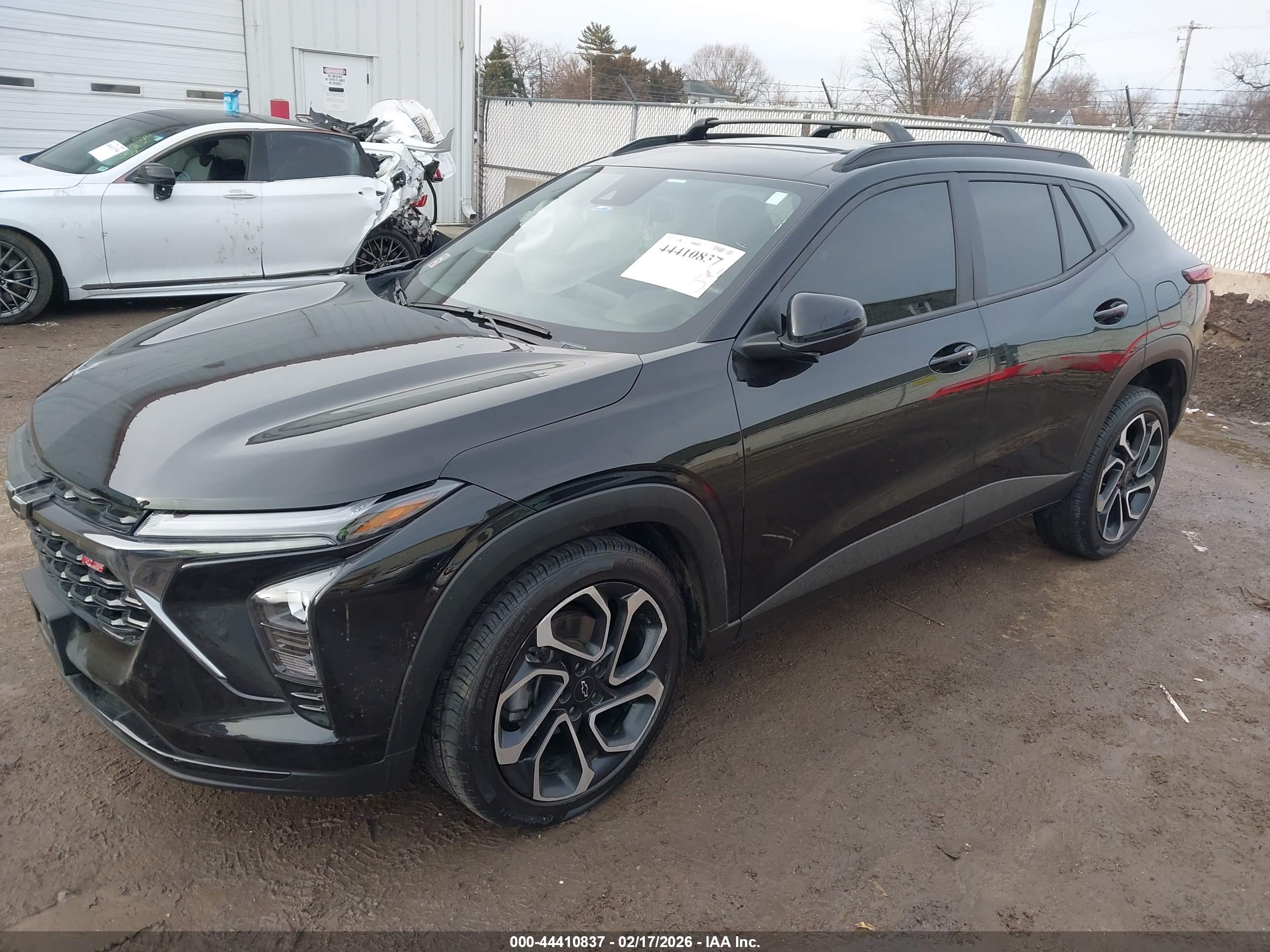 CHEVROLET TRAX image 2