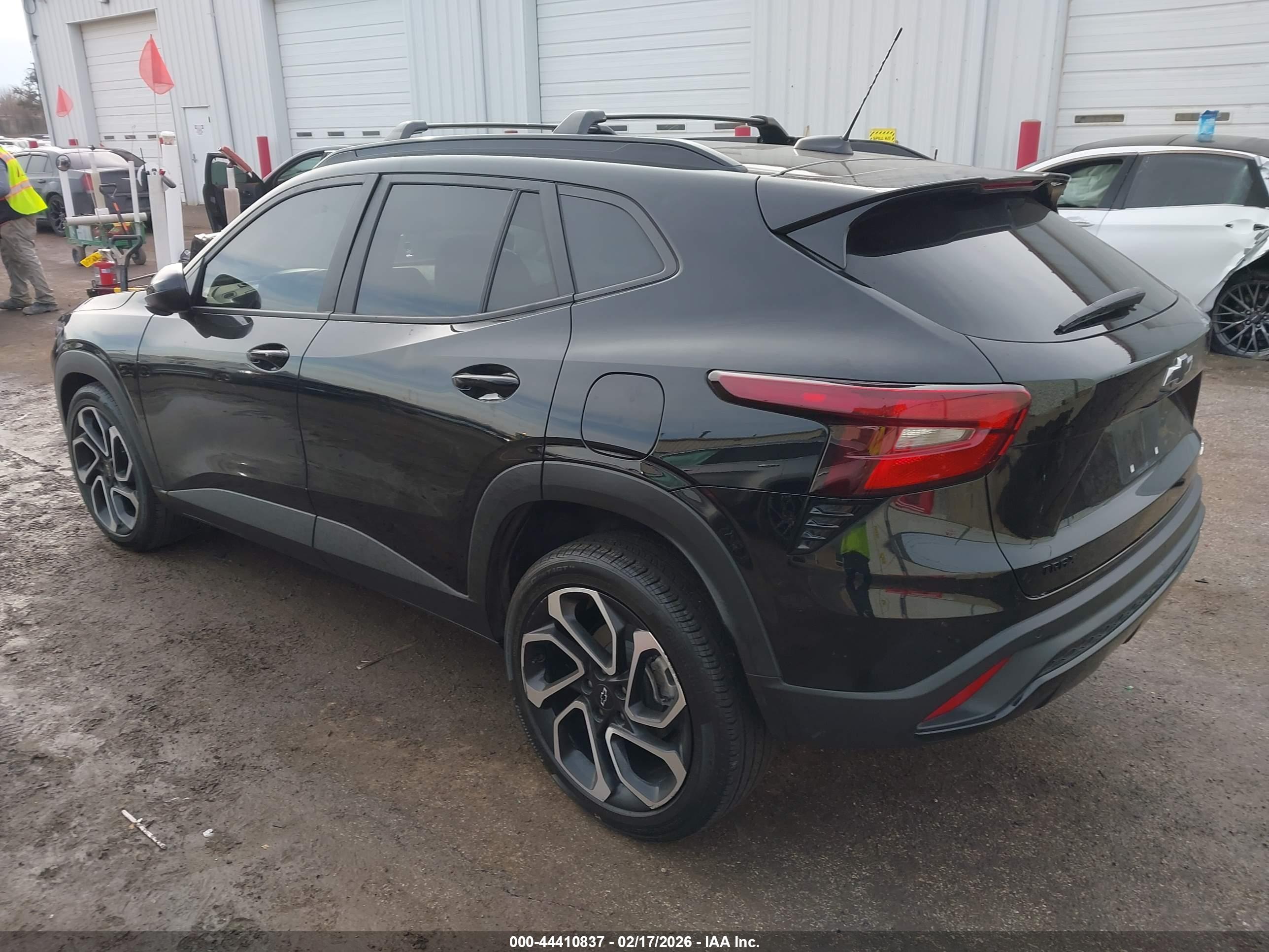 CHEVROLET TRAX image 3