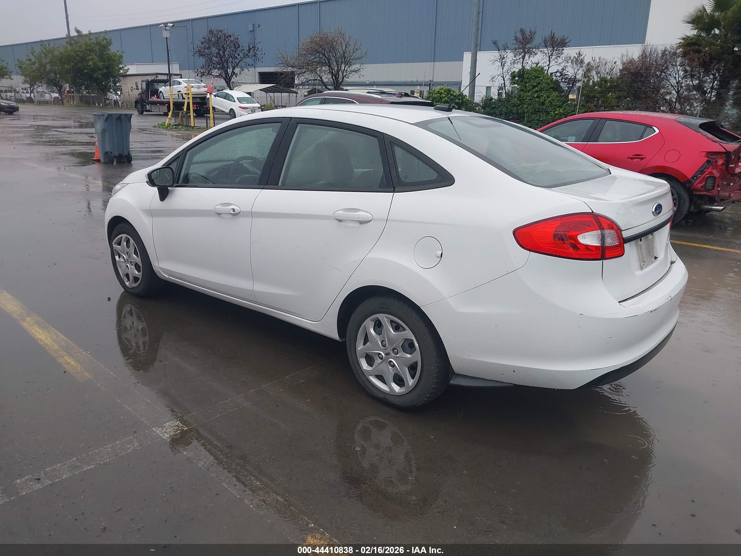 FORD FIESTA image 3