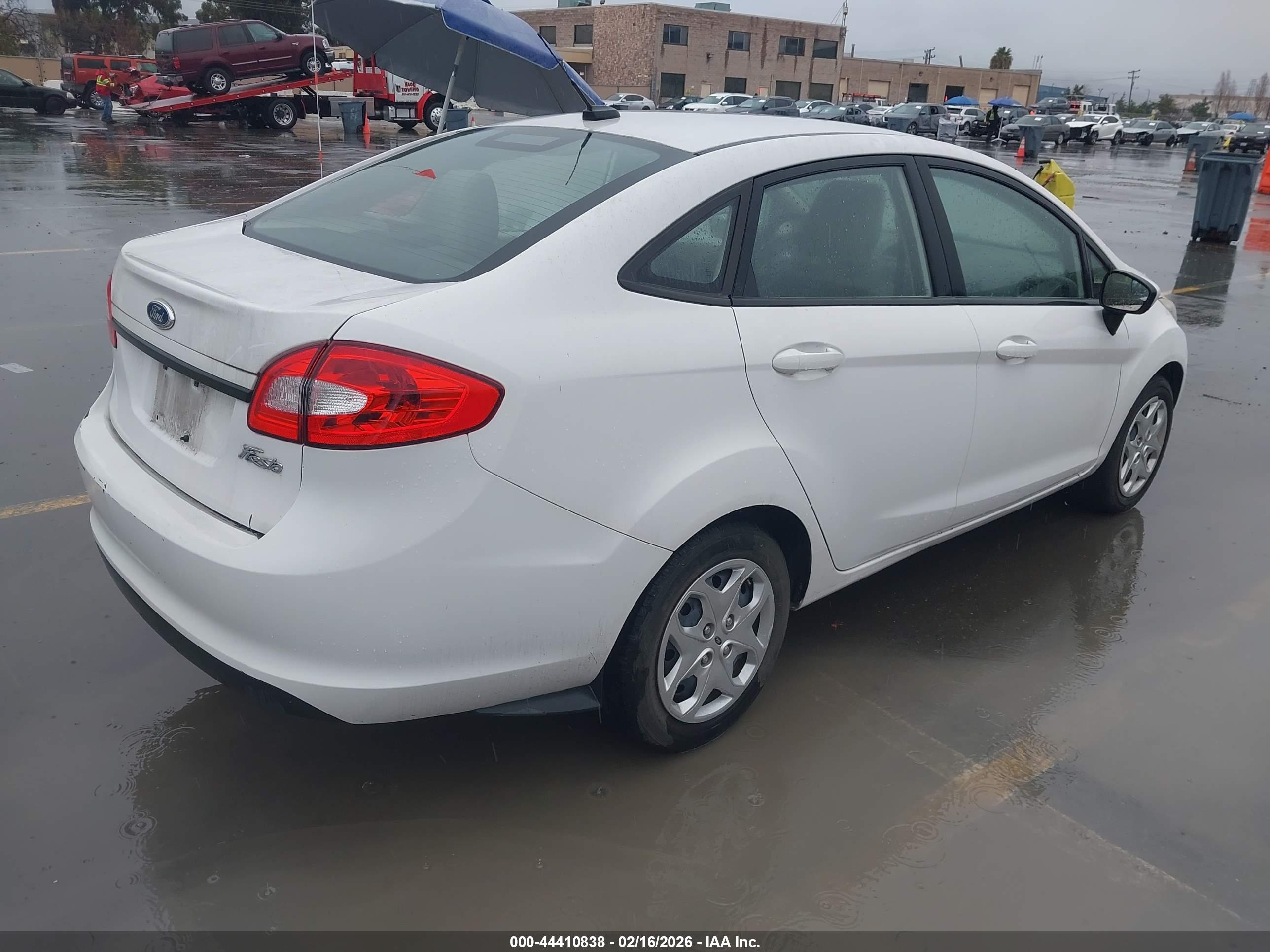 FORD FIESTA image 4