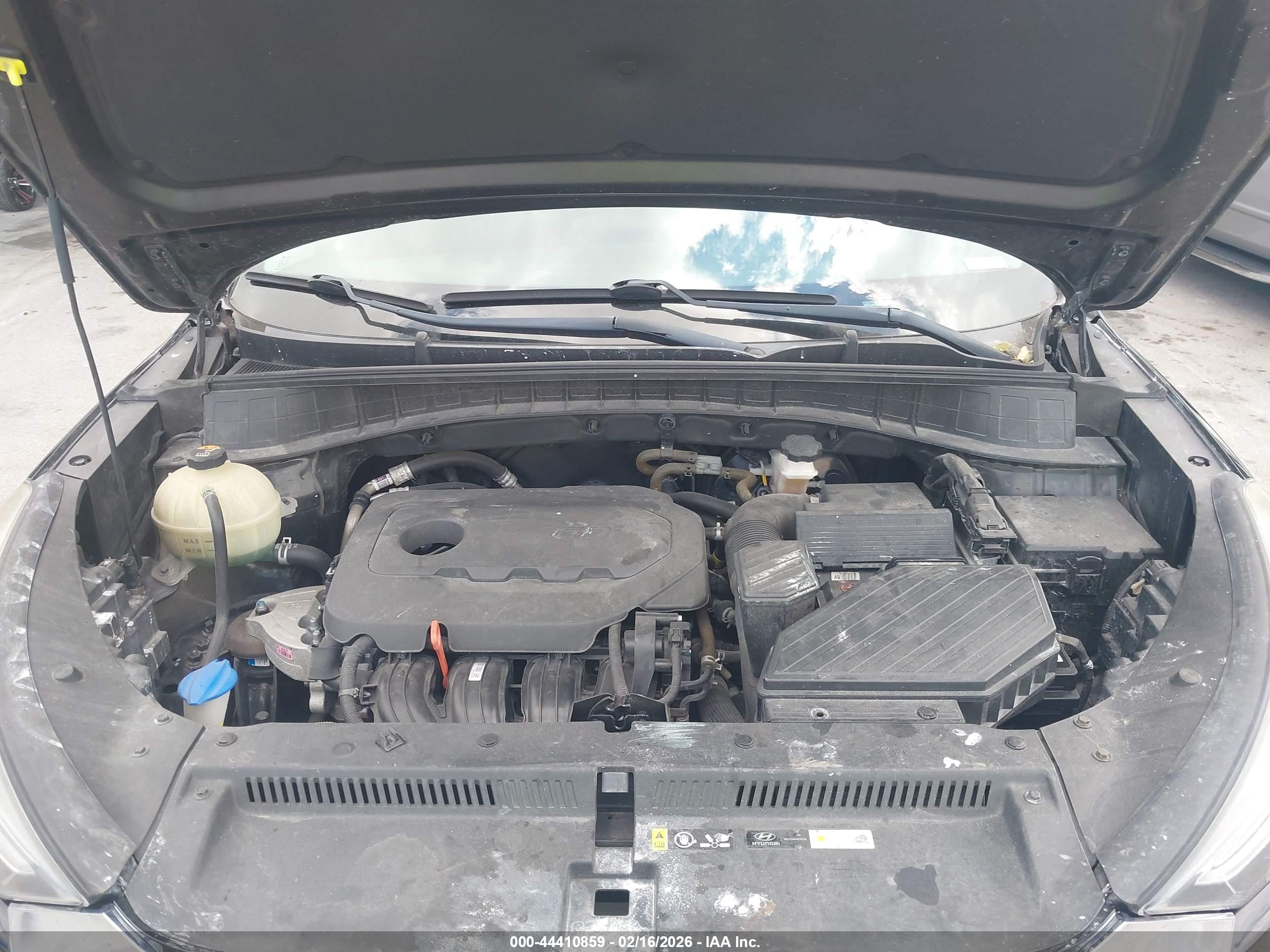 HYUNDAI TUCSON image 10