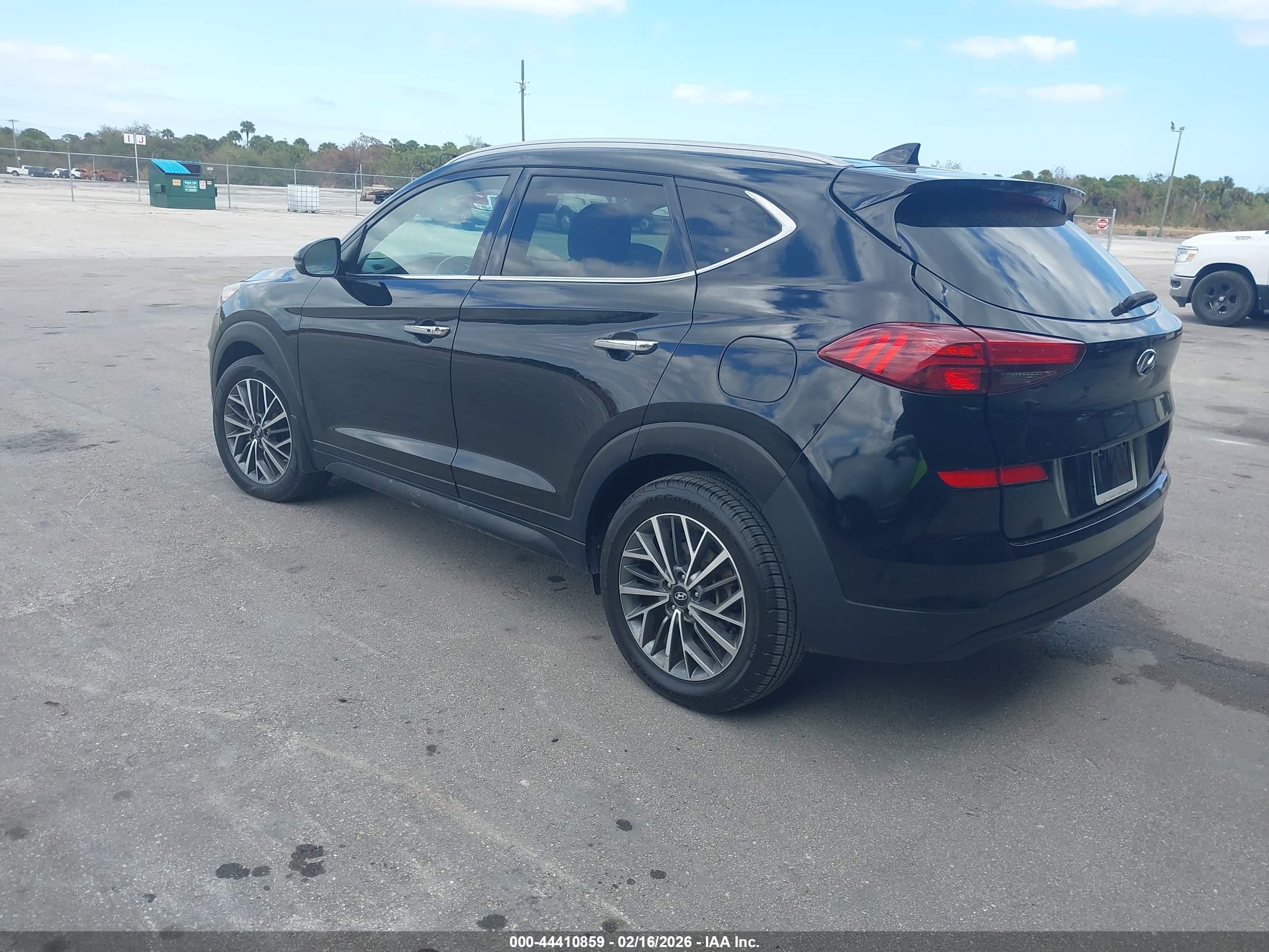 HYUNDAI TUCSON image 3