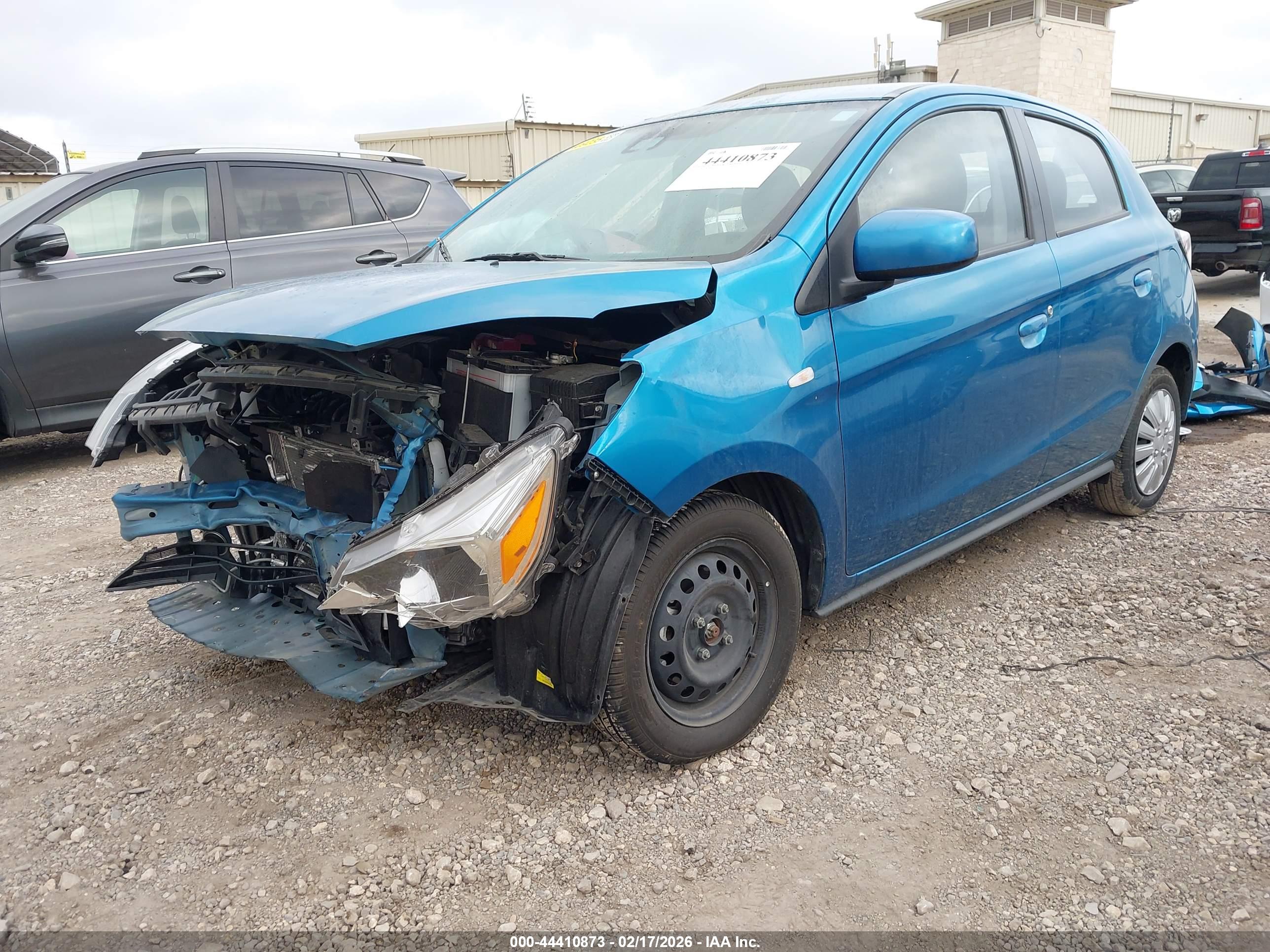 MITSUBISHI MIRAGE image 2