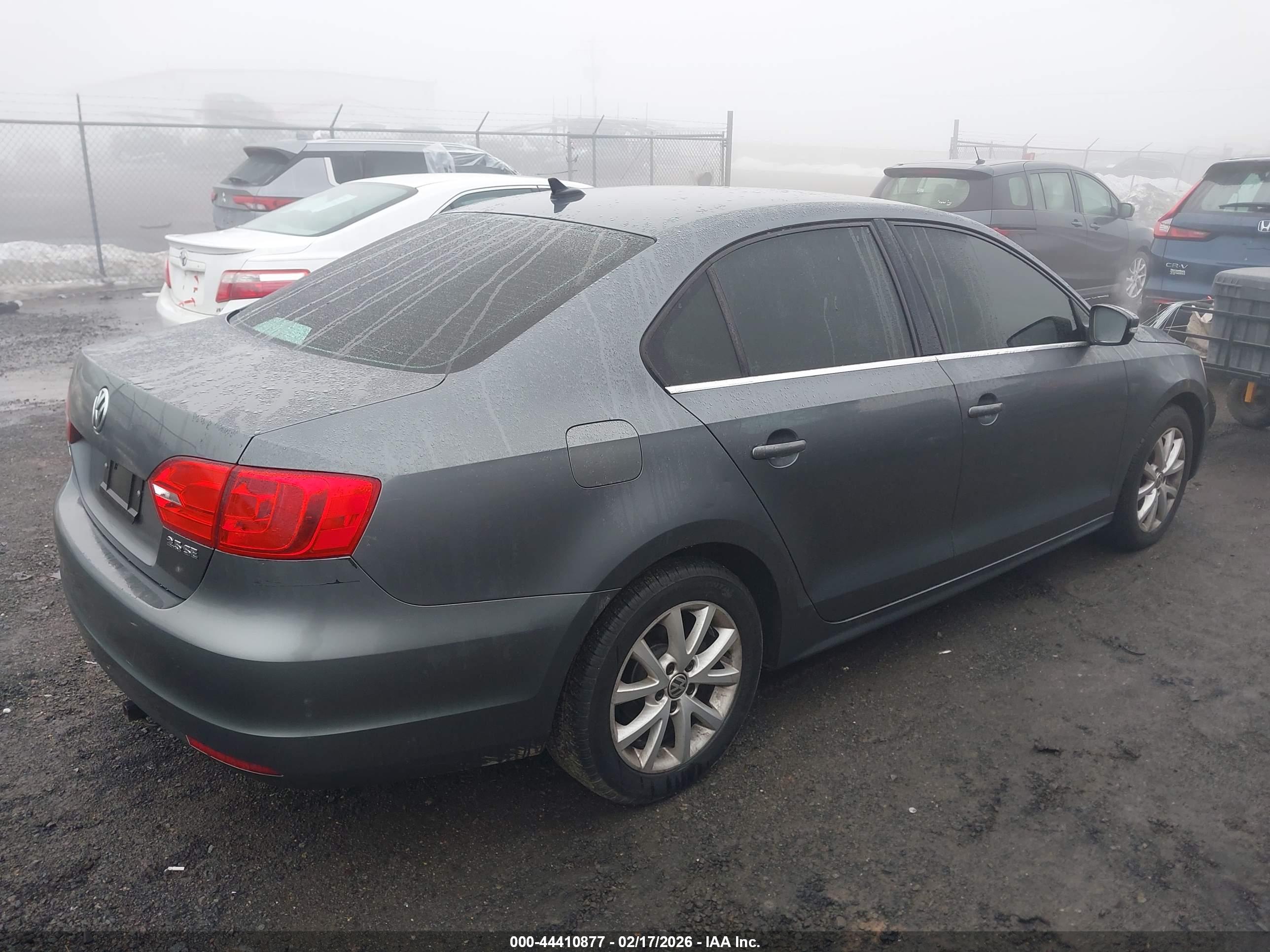 VOLKSWAGEN JETTA image 4