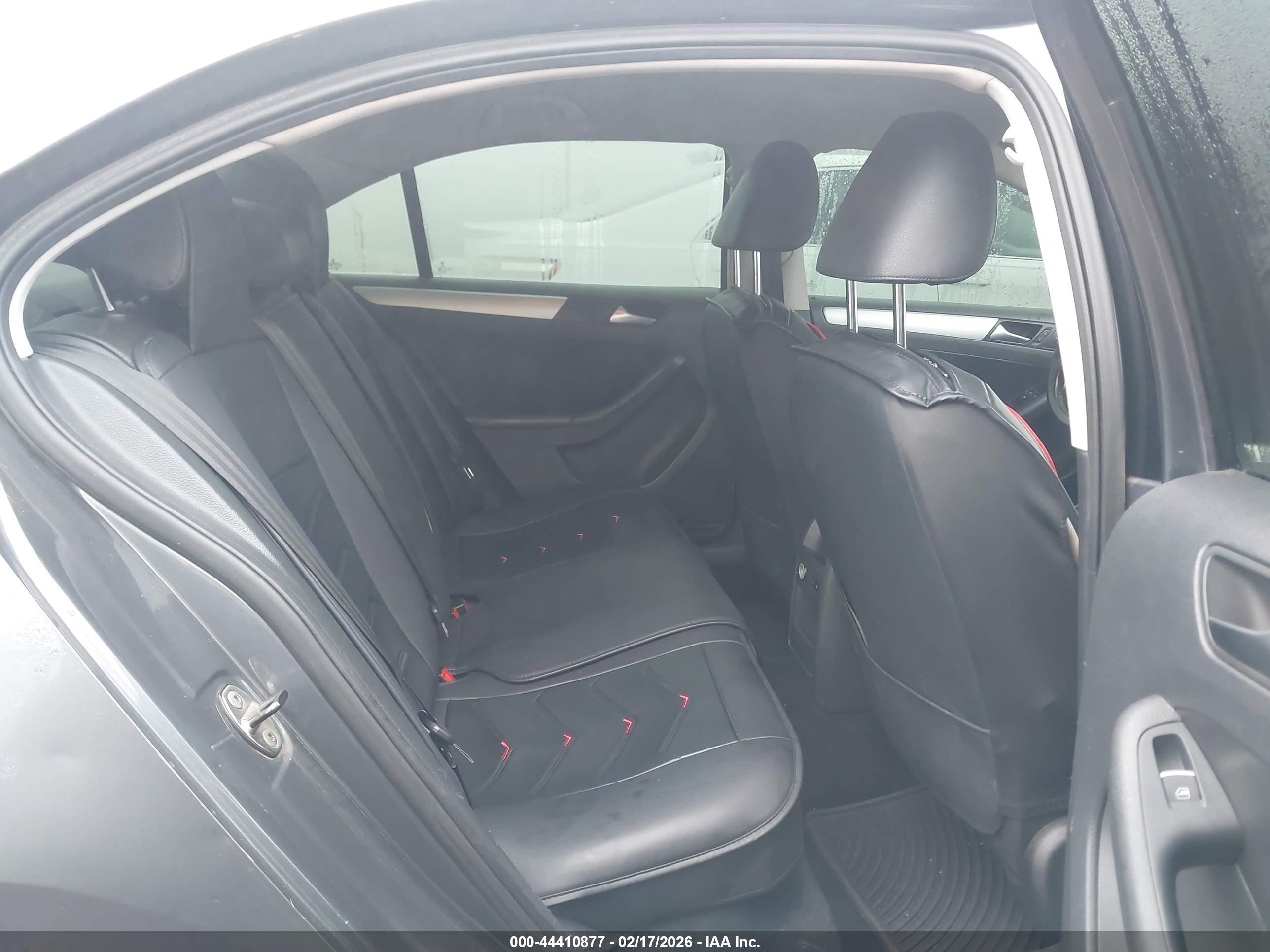 VOLKSWAGEN JETTA image 8
