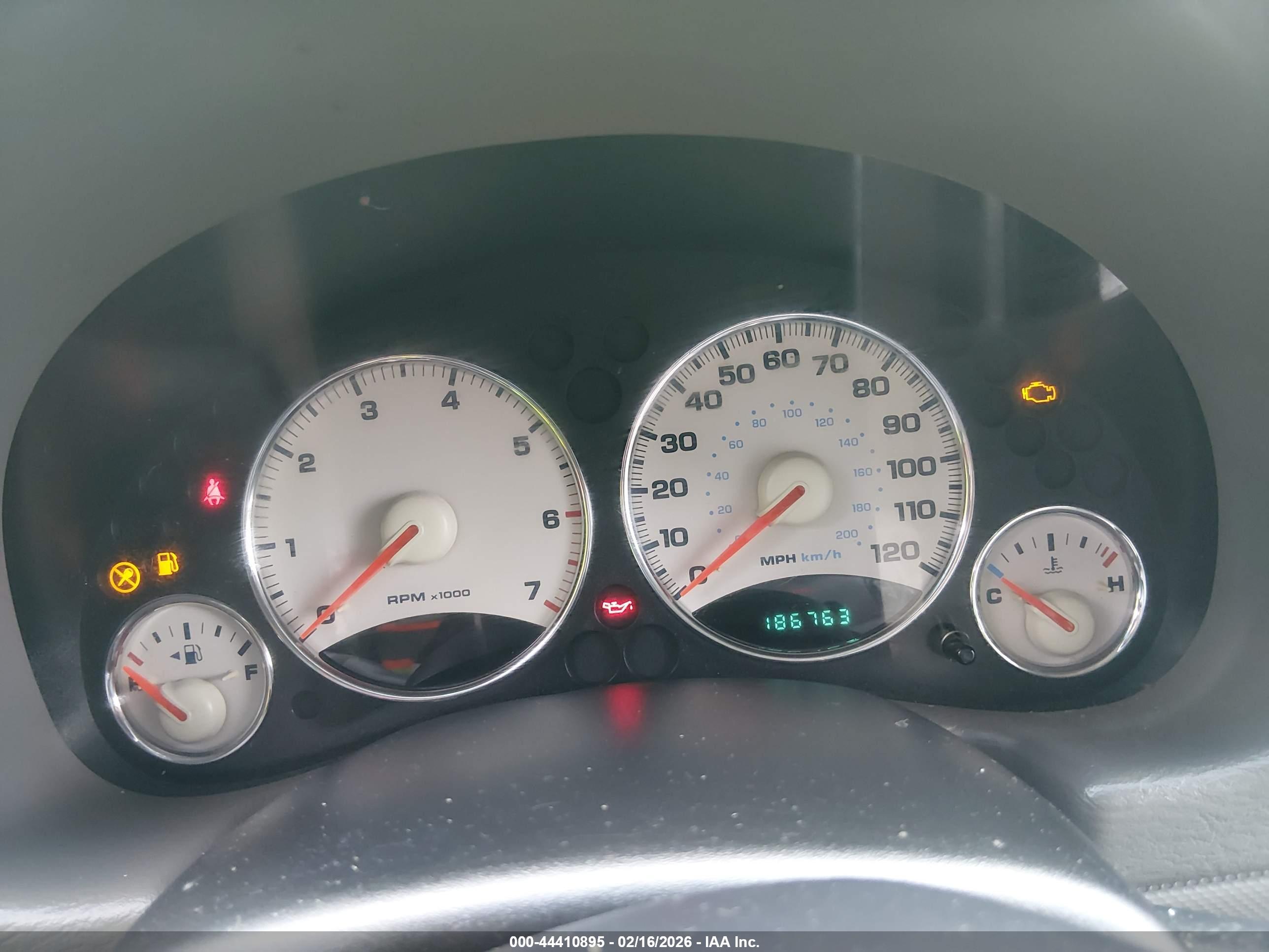 JEEP LIBERTY image 7
