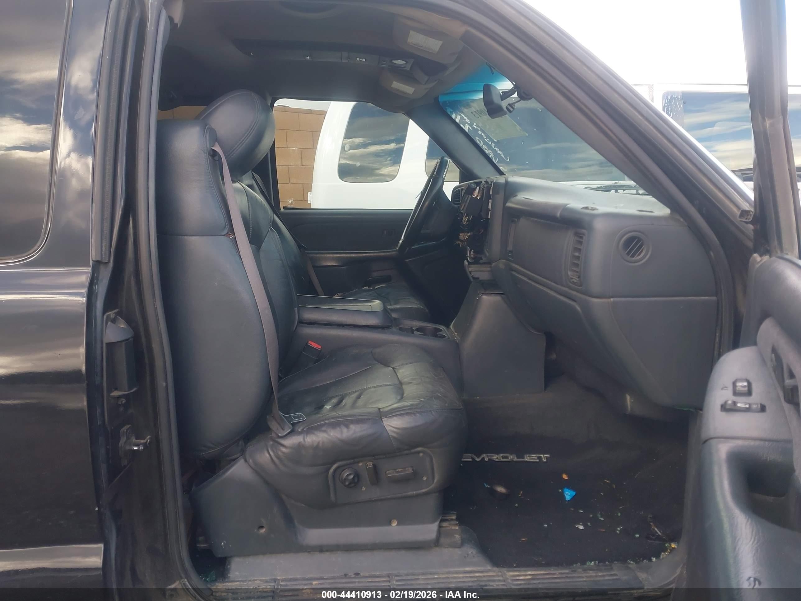 CHEVROLET SILVERADO image 7