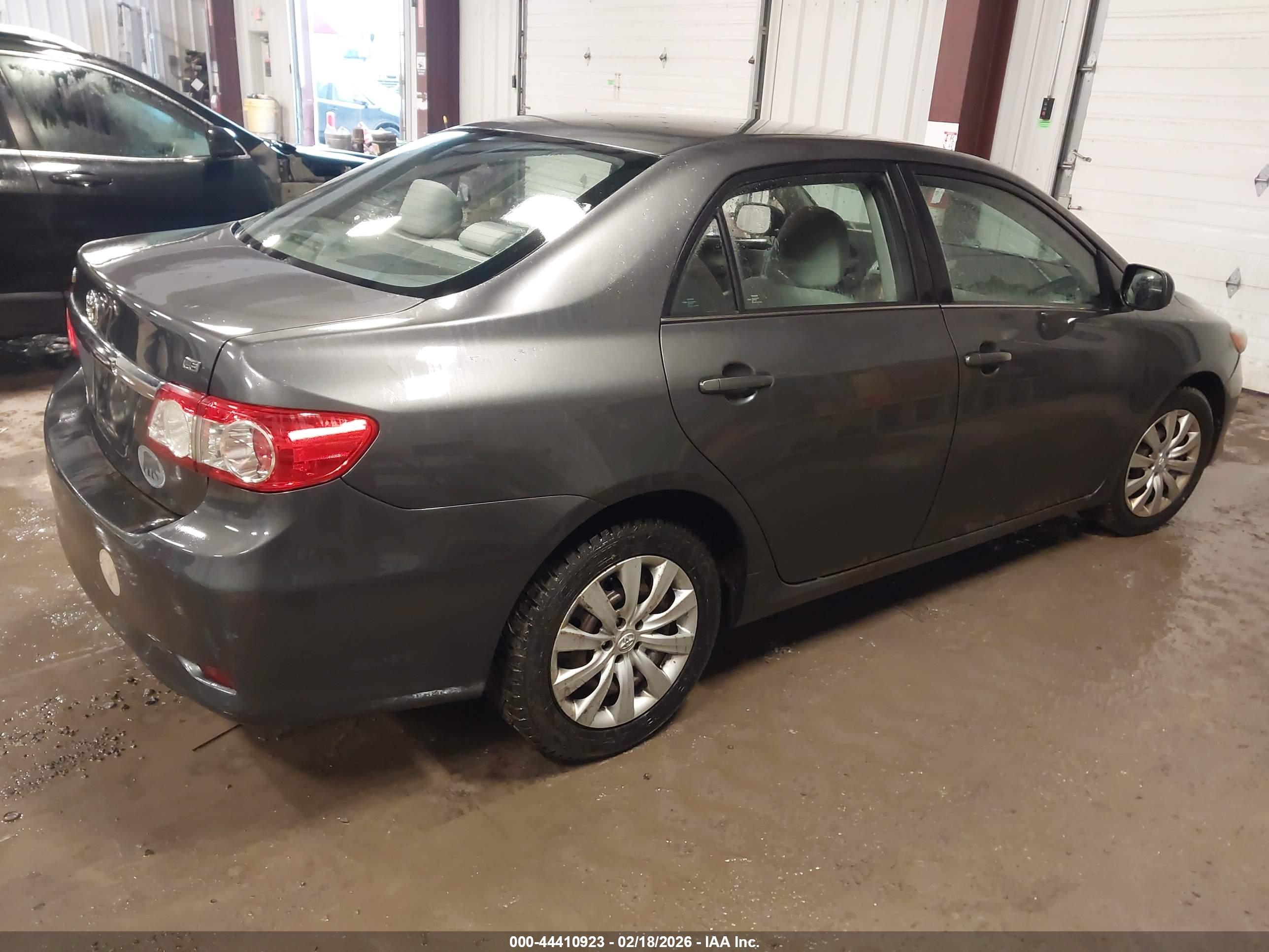TOYOTA COROLLA image 4
