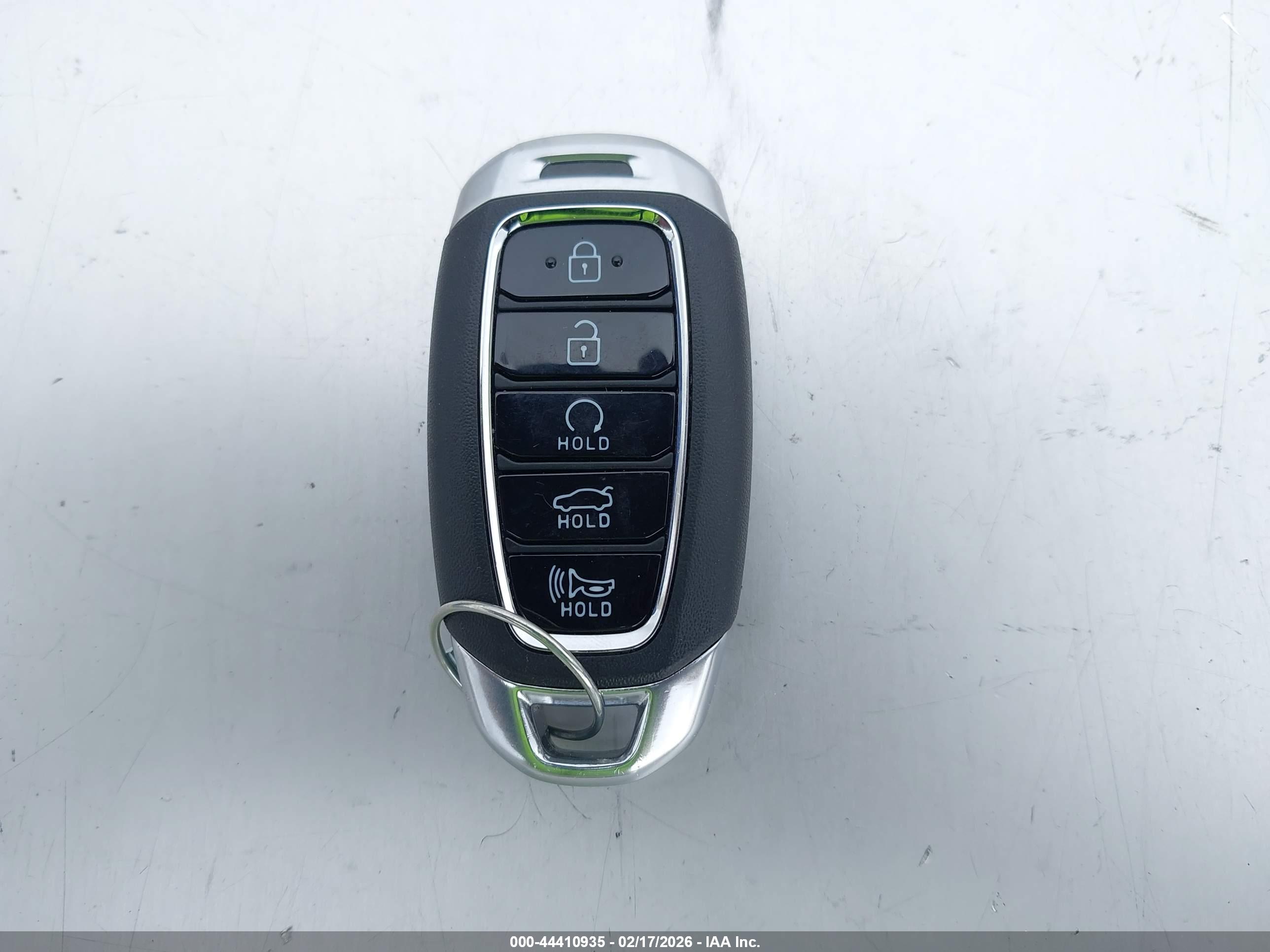 HYUNDAI ELANTRA image 11