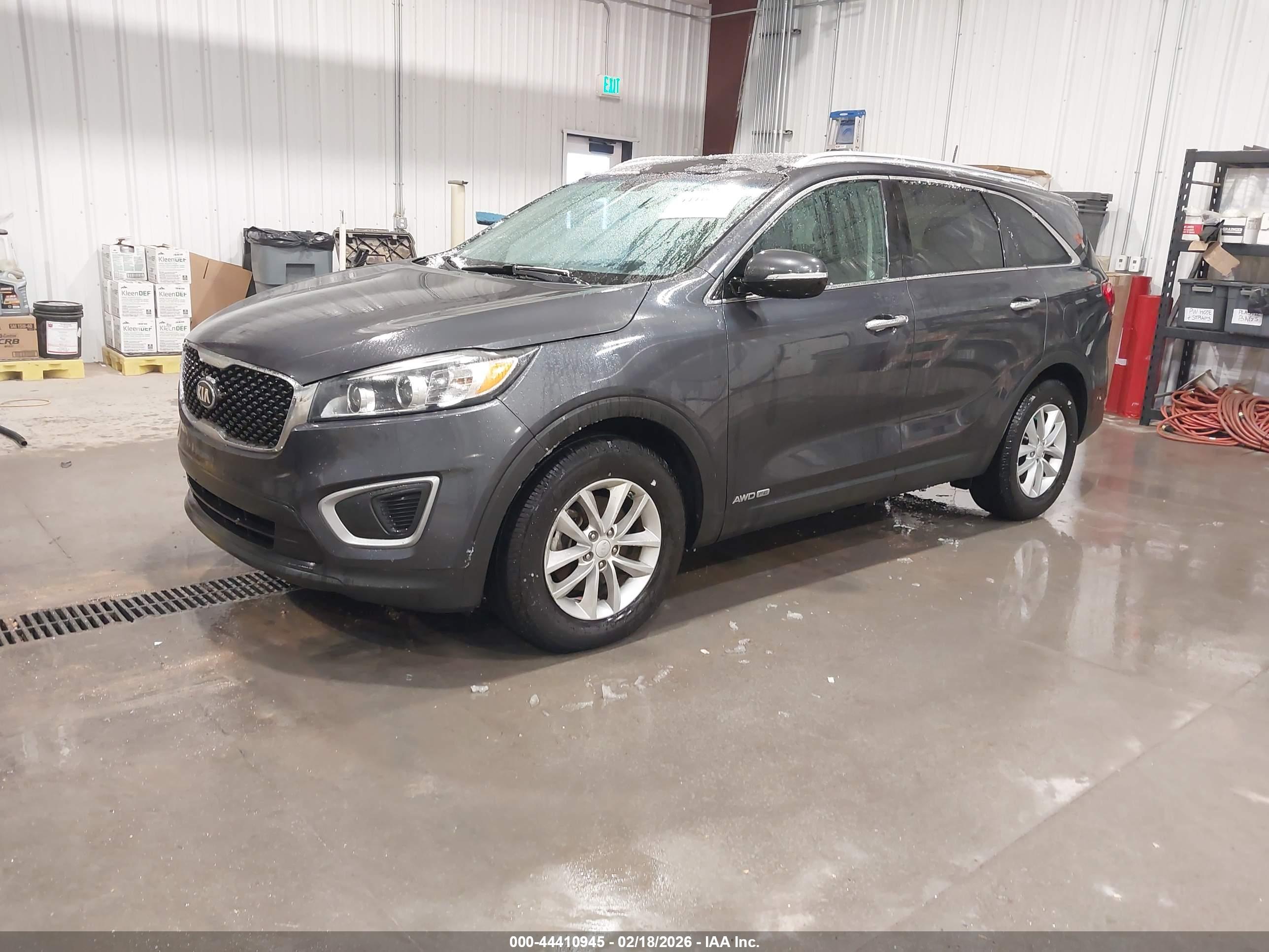 KIA SORENTO image 2
