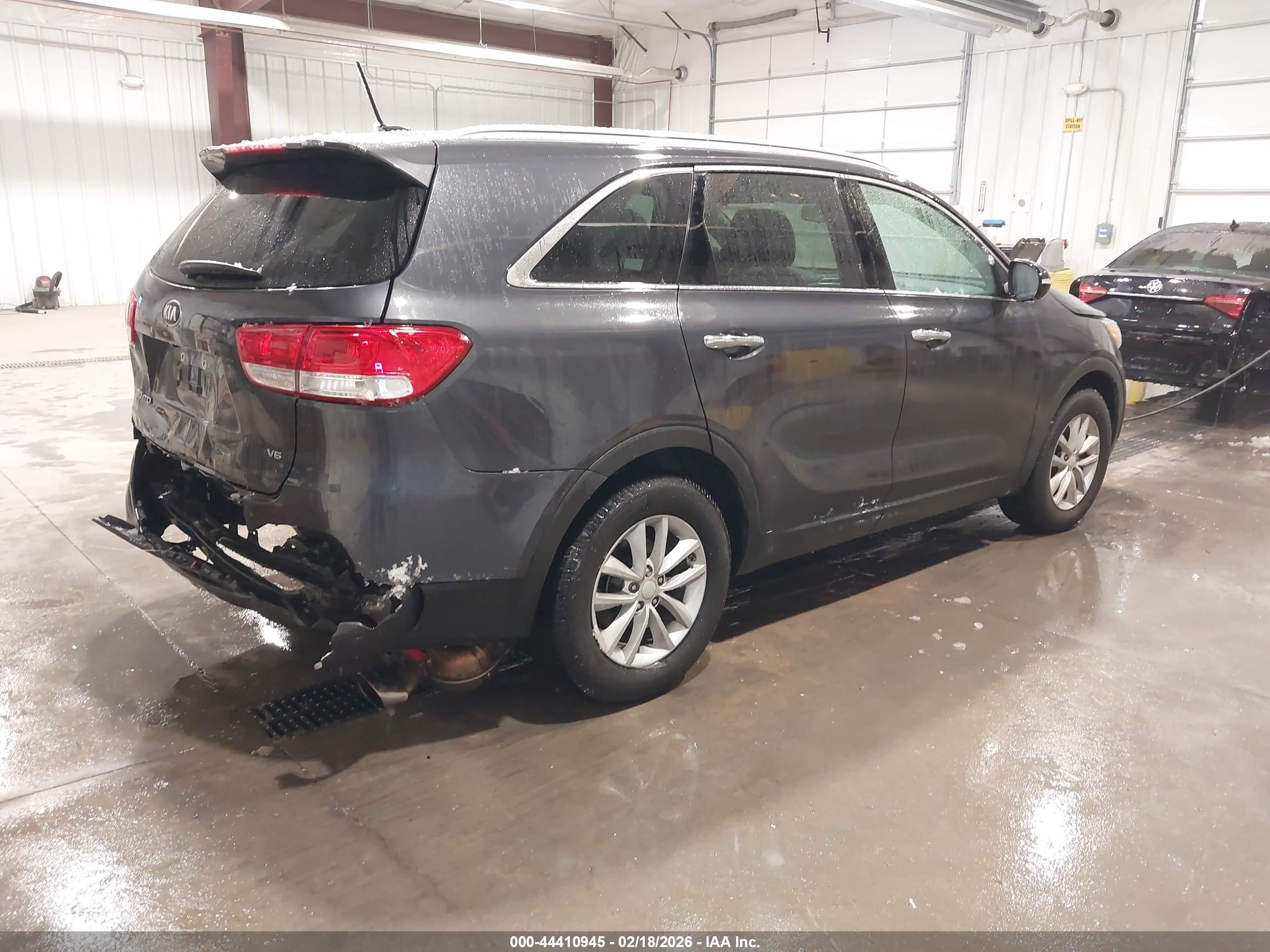 KIA SORENTO image 4