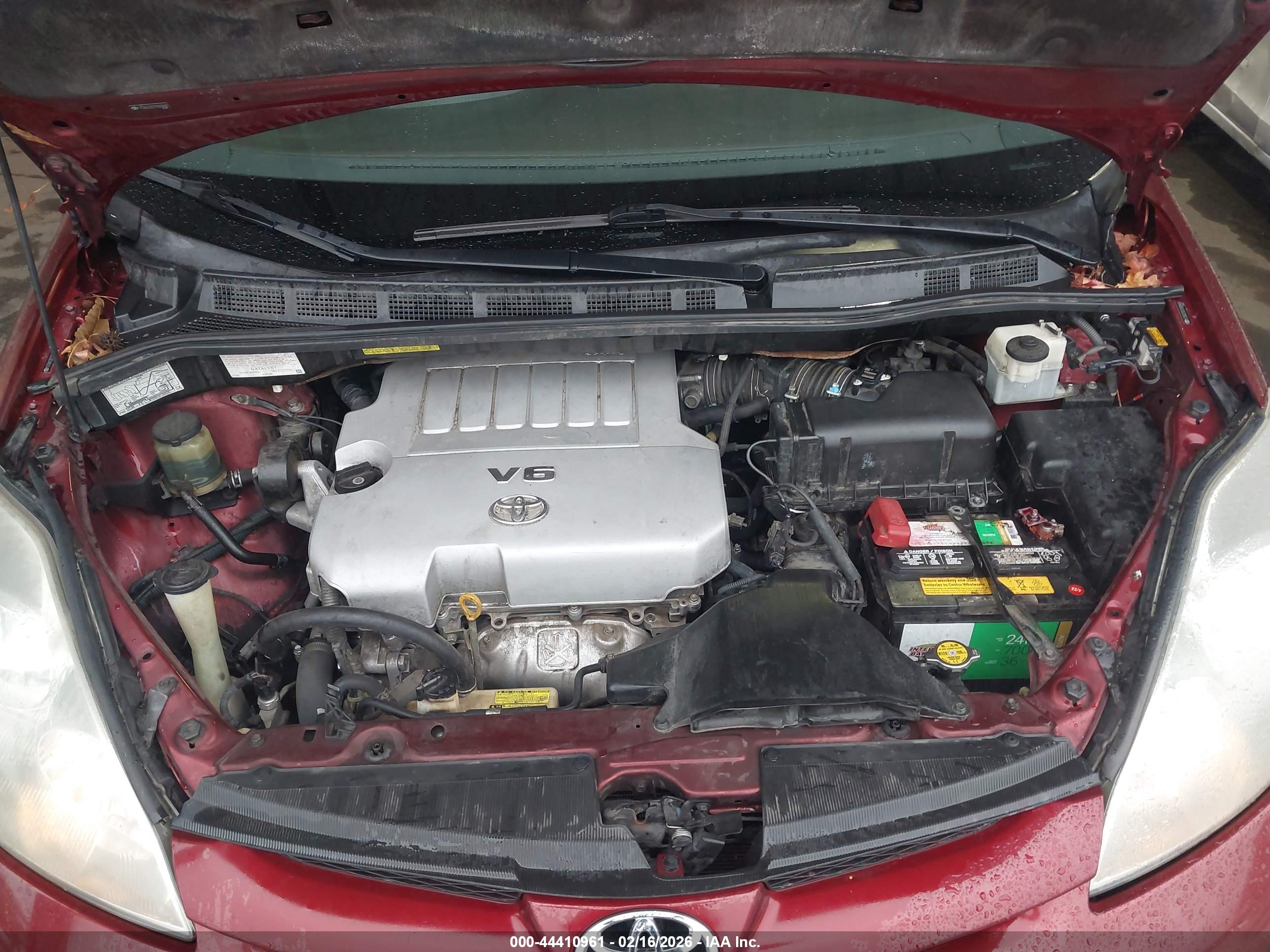 TOYOTA SIENNA image 10