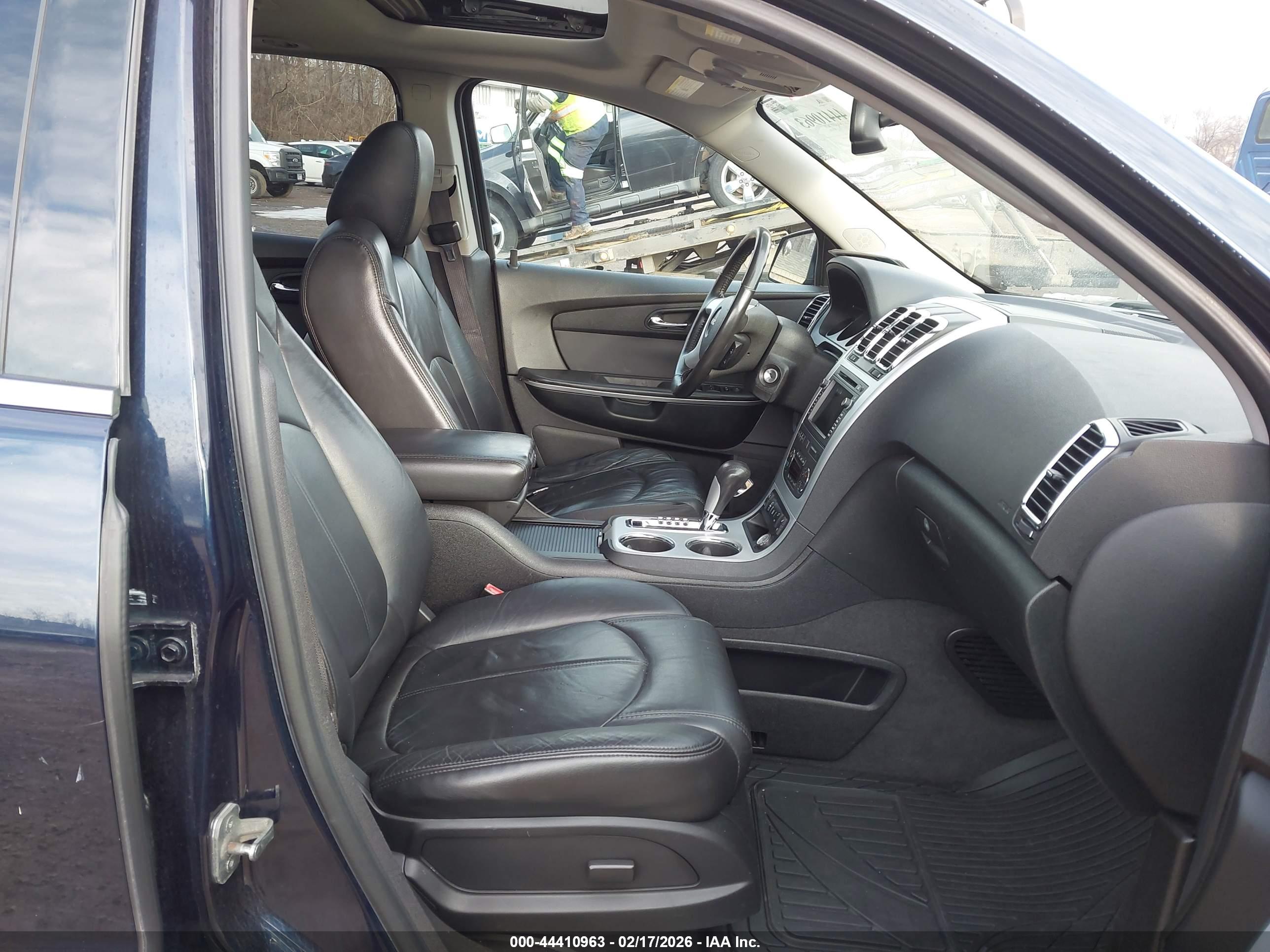 GMC ACADIA image 5