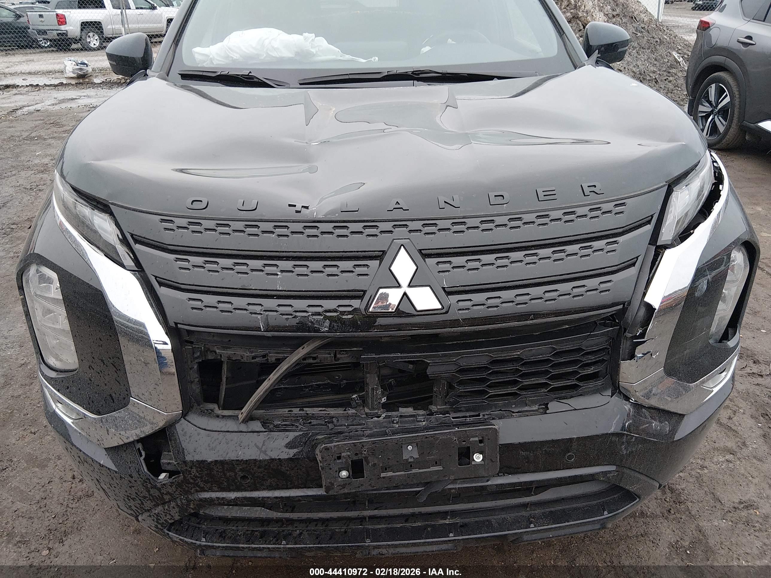 MITSUBISHI OUTLANDER image 6