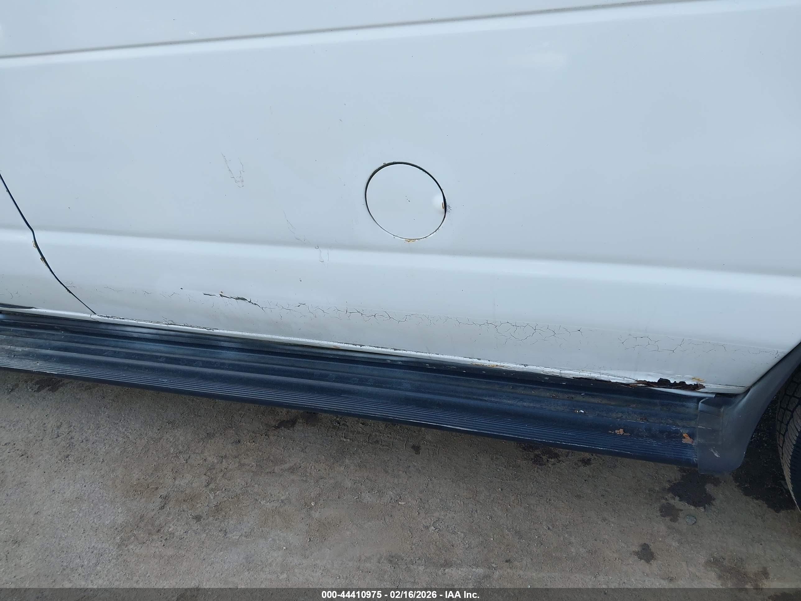 FORD E-350 image 6