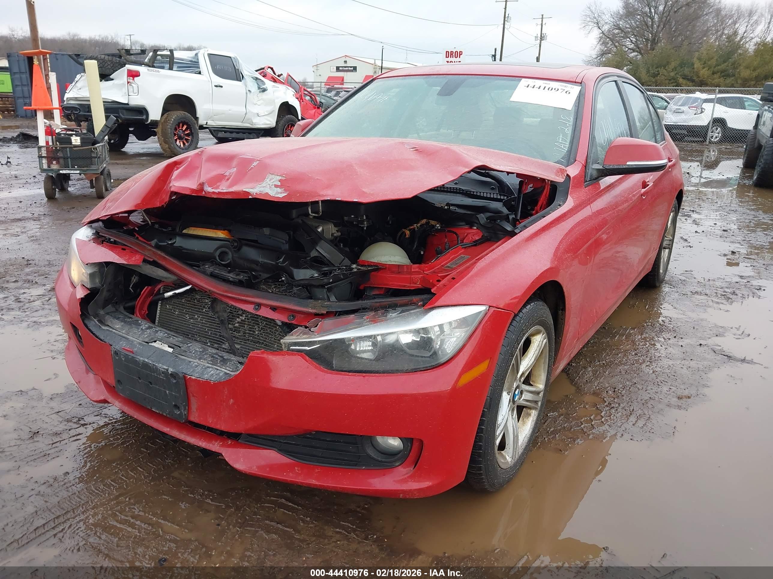 BMW 320I image 6